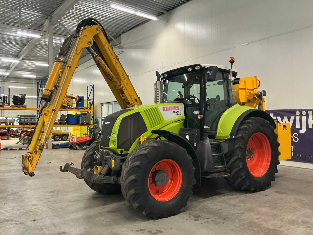 2009 CLAAS AXION 820 ALL-WHEEL DRIVE FARM TRACTOR - Trator: foto 1 2009 CLAAS AXION 820 ALL-WHEEL DRIVE FARM TRACTOR - Trator: foto 1