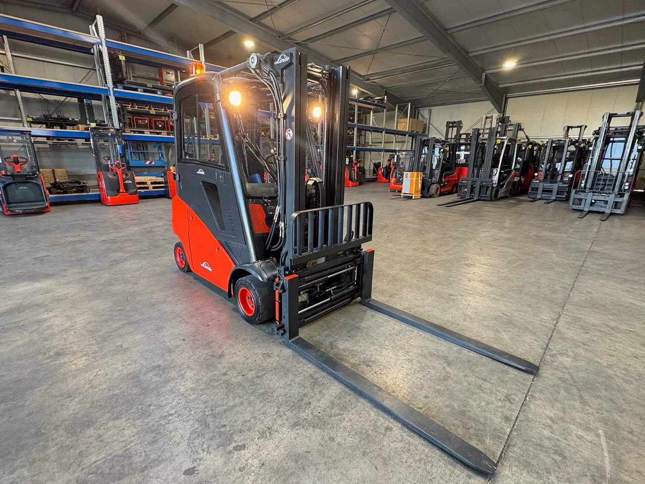 2011 SERVICE + UVV 09/2026 LINDE H20T 2.000KG TRIPLEX 3.+4. - Empilhadeira: foto 2 2011 SERVICE + UVV 09/2026 LINDE H20T 2.000KG TRIPLEX 3.+4. - Empilhadeira: foto 2