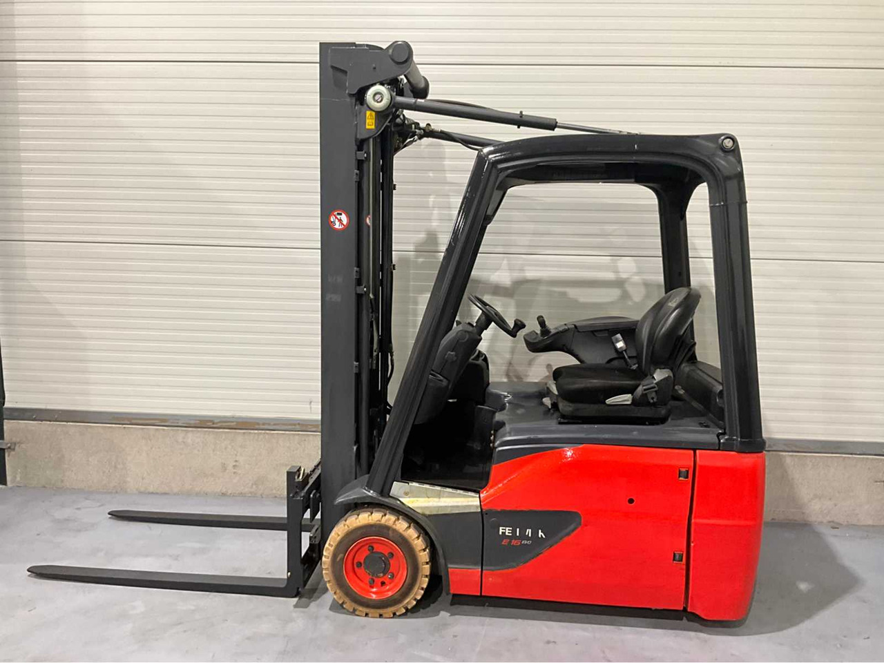 2015 LINDE E16-02 1600KG 3915HOUR FORKLIFT - Empilhadeira: foto 3 2015 LINDE E16-02 1600KG 3915HOUR FORKLIFT - Empilhadeira: foto 3