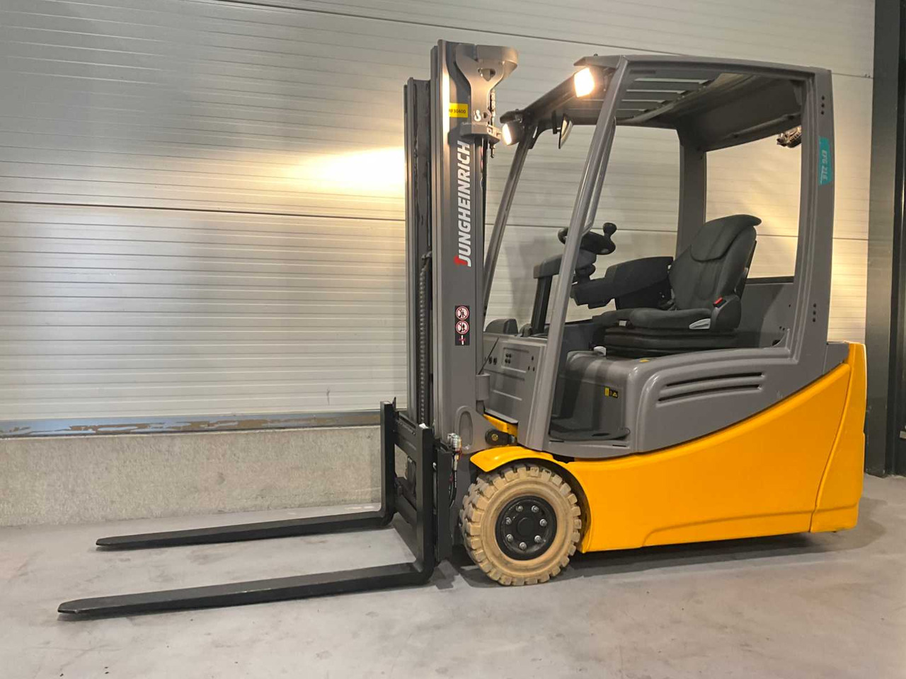2016 JUNGHEINRICH EFG 216K FORKLIFT TRUCK - Empilhadeira: foto 1 2016 JUNGHEINRICH EFG 216K FORKLIFT TRUCK - Empilhadeira: foto 1