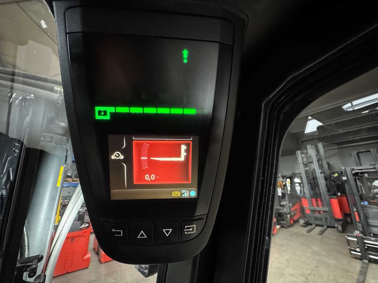 Empilhadeira 2018 SERVICE + UVV 10/2026 LINDE E30L 3,000KG TRIPLEX ELECTRIC FORKLIFT 4,647 HOURS: foto 17