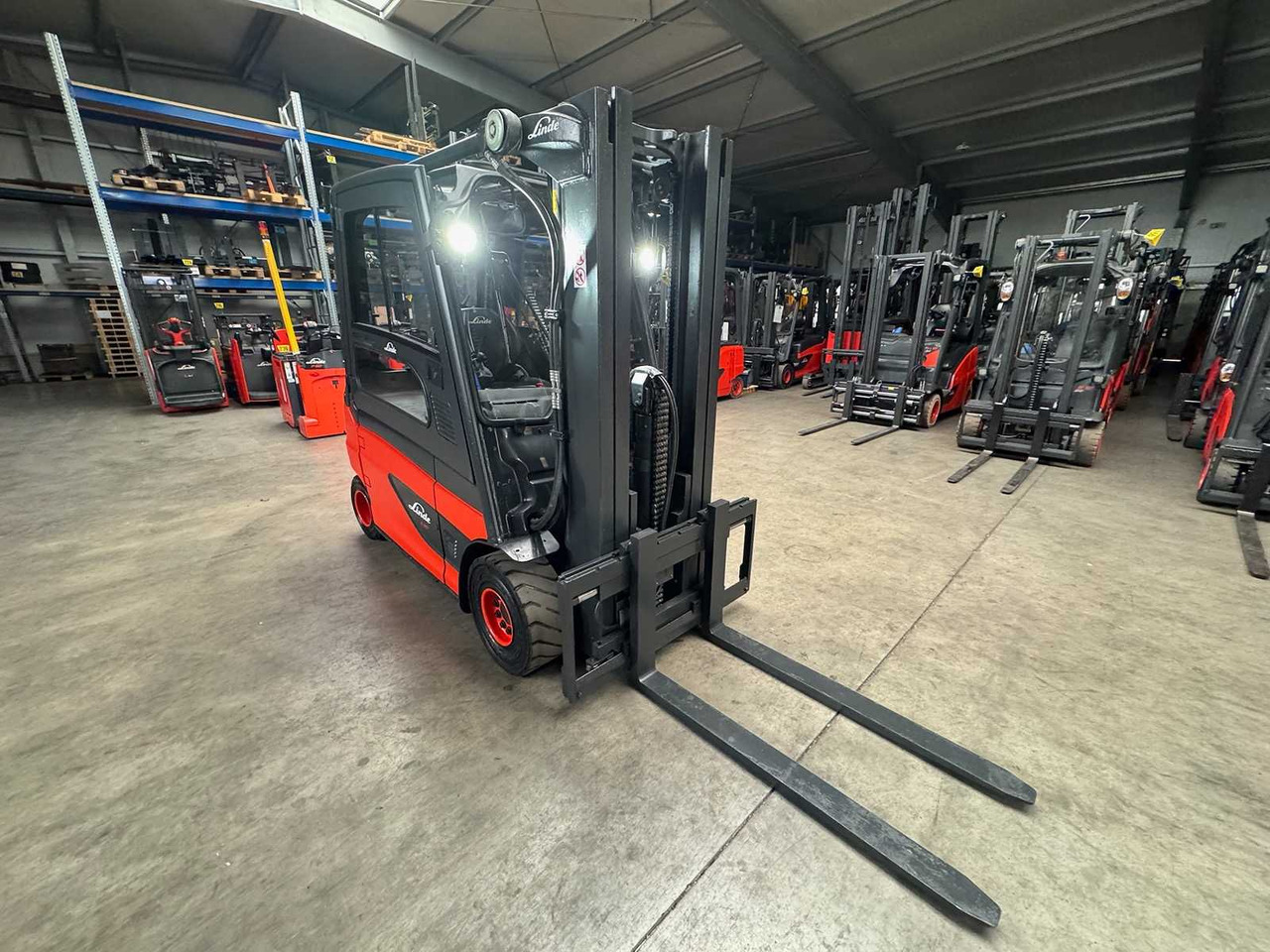 Empilhadeira 2018 SERVICE + UVV 10/2026 LINDE E30L 3,000KG TRIPLEX ELECTRIC FORKLIFT 4,647 HOURS: foto 6