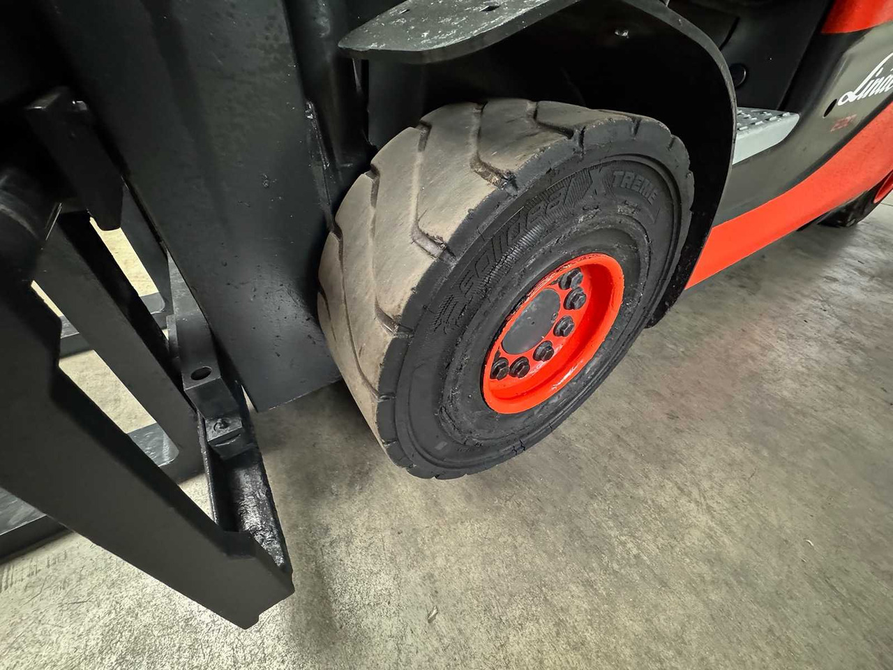 Empilhadeira 2018 SERVICE + UVV 10/2026 LINDE E30L 3,000KG TRIPLEX ELECTRIC FORKLIFT 4,647 HOURS: foto 10