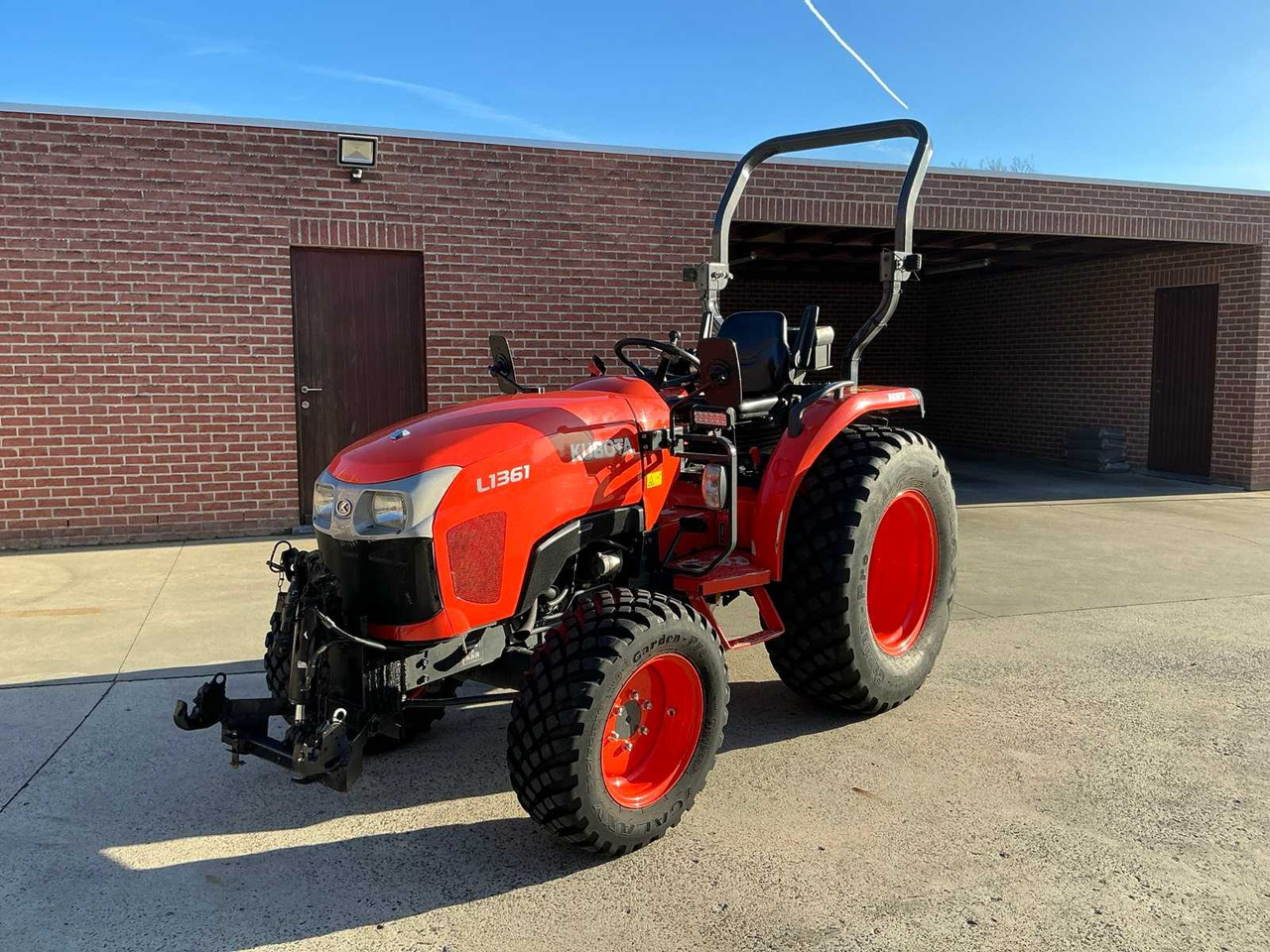 2020 KUBOTA L1361 FOUR WHEEL DRIVE FARM TRACTOR - Trator: foto 1 2020 KUBOTA L1361 FOUR WHEEL DRIVE FARM TRACTOR - Trator: foto 1