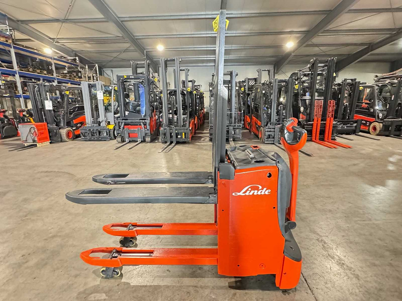 2020 LINDE T16L PALLET TRUCK ANT STACKER INITIAL STROKE 1,423 HOURS - Empilhadeira: foto 1 2020 LINDE T16L PALLET TRUCK ANT STACKER INITIAL STROKE 1,423 HOURS - Empilhadeira: foto 1