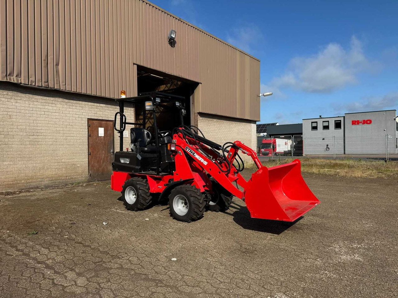 2024 STAHLWORKS R906 SHOVEL - Pá carregadora de rodas: foto 1 2024 STAHLWORKS R906 SHOVEL - Pá carregadora de rodas: foto 1