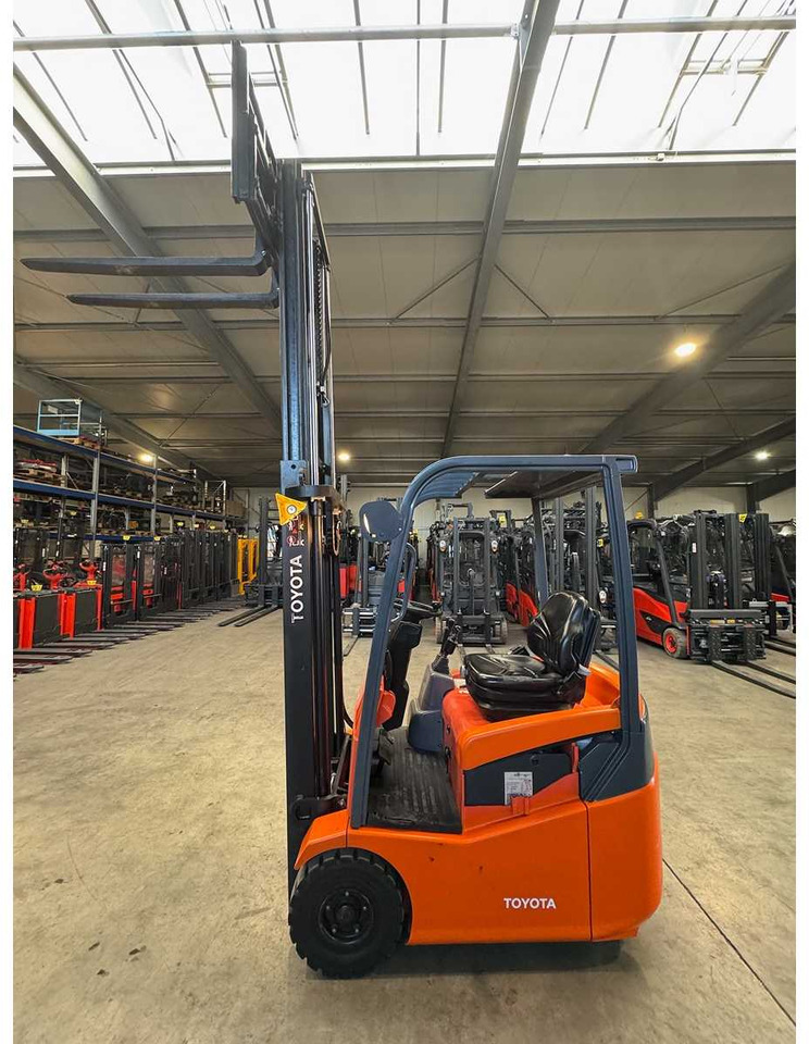 33/2015 TOYOTA 7FBEST13 1.300KG ELECTRIC FORKLIFT DUPLEX FREE LIFT 11.129 HOURS FORKLIFT - Empilhadeira: foto 4 33/2015 TOYOTA 7FBEST13 1.300KG ELECTRIC FORKLIFT DUPLEX FREE LIFT 11.129 HOURS FORKLIFT - Empilhadeira: foto 4