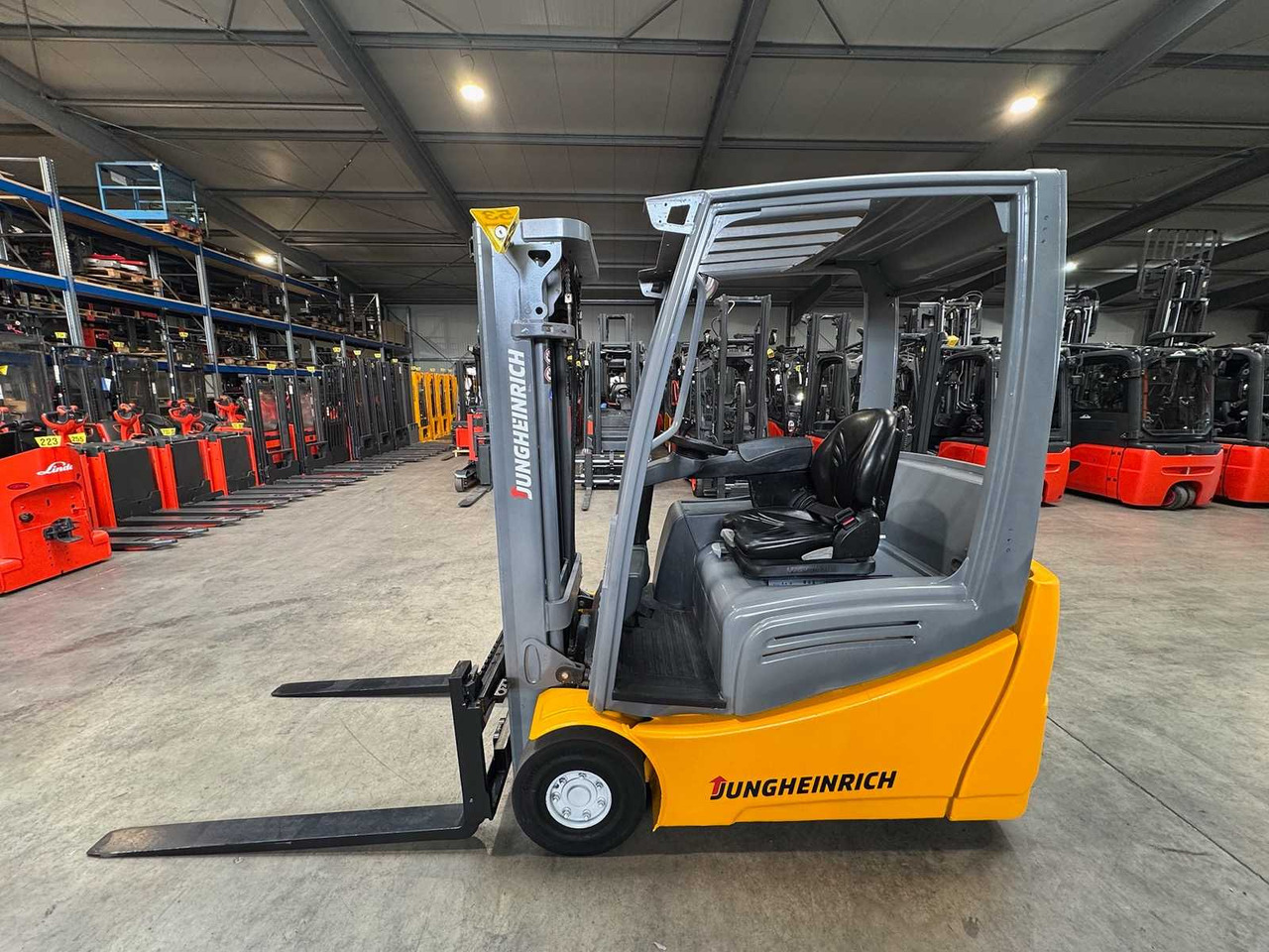 47/2019 JUNGHEINRICH EFG216 1,600KG TRIPLEX 425CM ELECTRIC FORKLIFT 6,575 HOURS - Empilhadeira: foto 2 47/2019 JUNGHEINRICH EFG216 1,600KG TRIPLEX 425CM ELECTRIC FORKLIFT 6,575 HOURS - Empilhadeira: foto 2