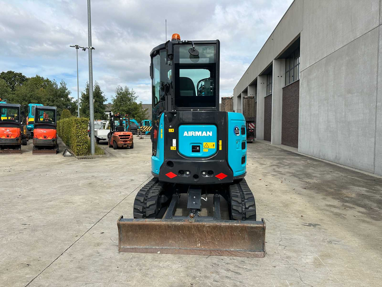 AIRMAN - 2023 - AX33U-7 - MIDI EXCAVATOR - Escavadeira: foto 5 AIRMAN - 2023 - AX33U-7 - MIDI EXCAVATOR - Escavadeira: foto 5