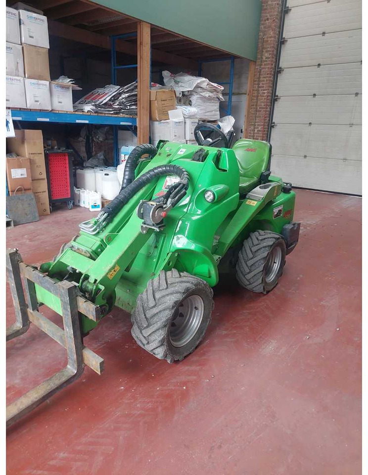 AVANT - M520 MIPCT - COMPACT LOADER - 2017 - Mini pá carregadora de rastos: foto 2 AVANT - M520 MIPCT - COMPACT LOADER - 2017 - Mini pá carregadora de rastos: foto 2