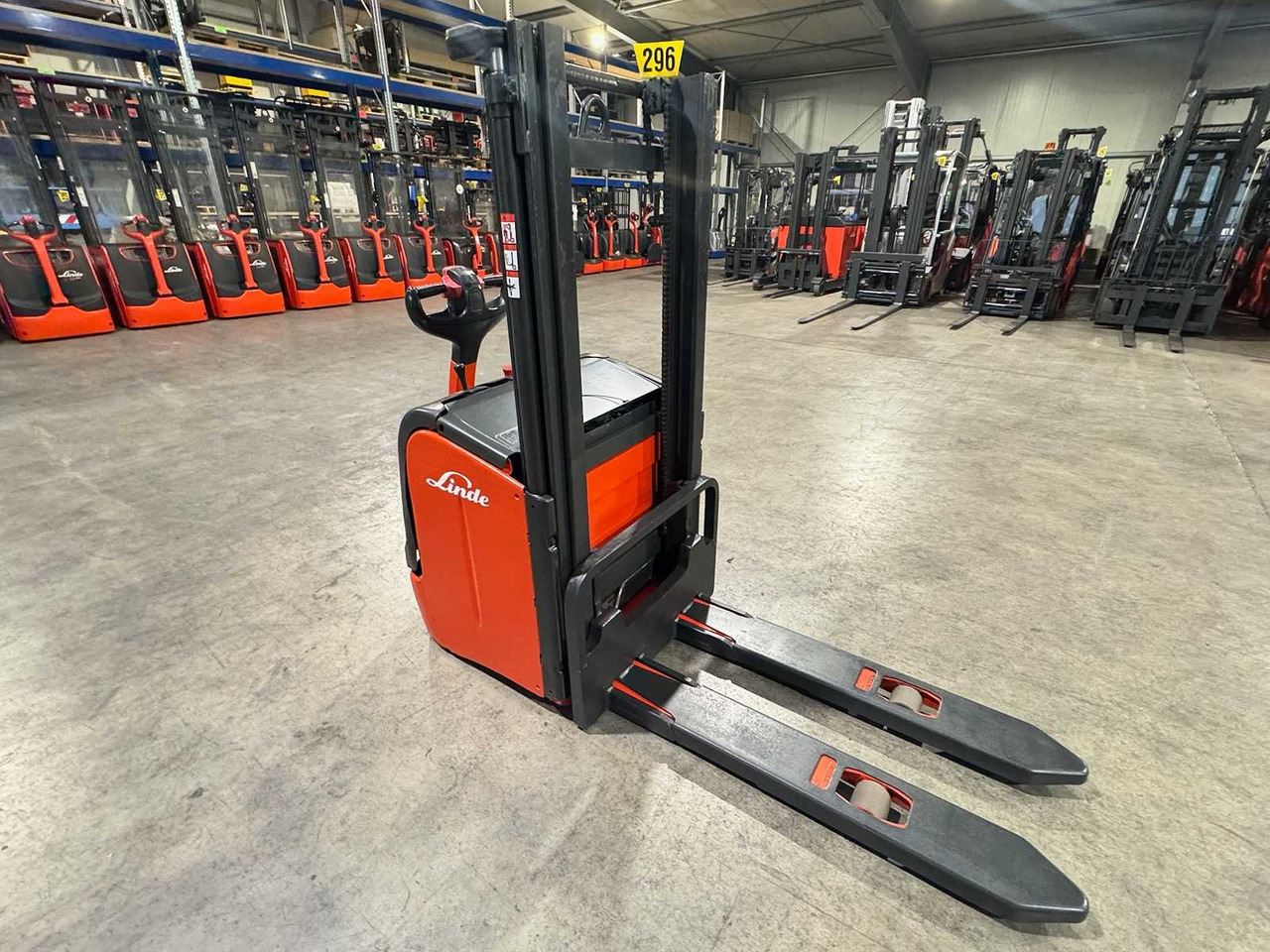 BATTERY 2020 LINDE L14 1.400KG PALLET TRUCK STACKER ANT STACKER - Empilhadeira: foto 3 BATTERY 2020 LINDE L14 1.400KG PALLET TRUCK STACKER ANT STACKER - Empilhadeira: foto 3