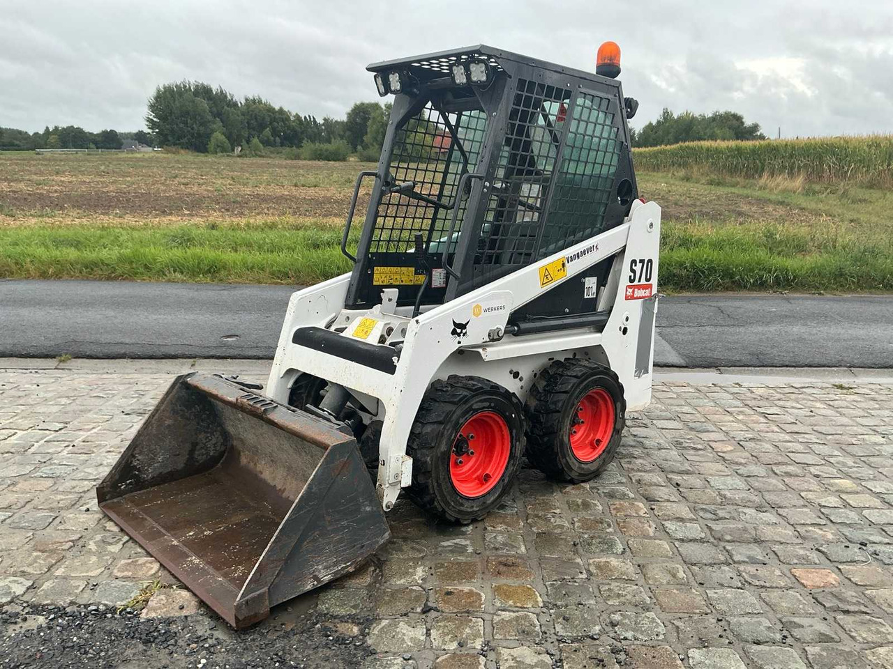 BOBCAT S70 - Mini pá carregadora: foto 1 BOBCAT S70 - Mini pá carregadora: foto 1