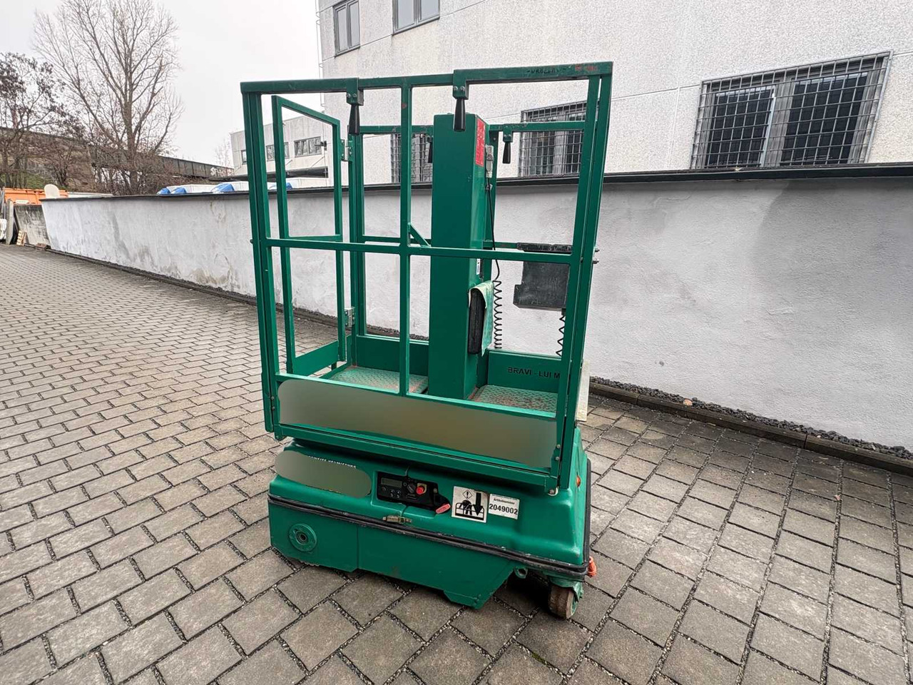 BRAVIISOL LUI M. S.I - AERIAL WORK PLATFORM / MAST LIFT (2010) - Plataforma aérea: foto 5 BRAVIISOL LUI M. S.I - AERIAL WORK PLATFORM / MAST LIFT (2010) - Plataforma aérea: foto 5