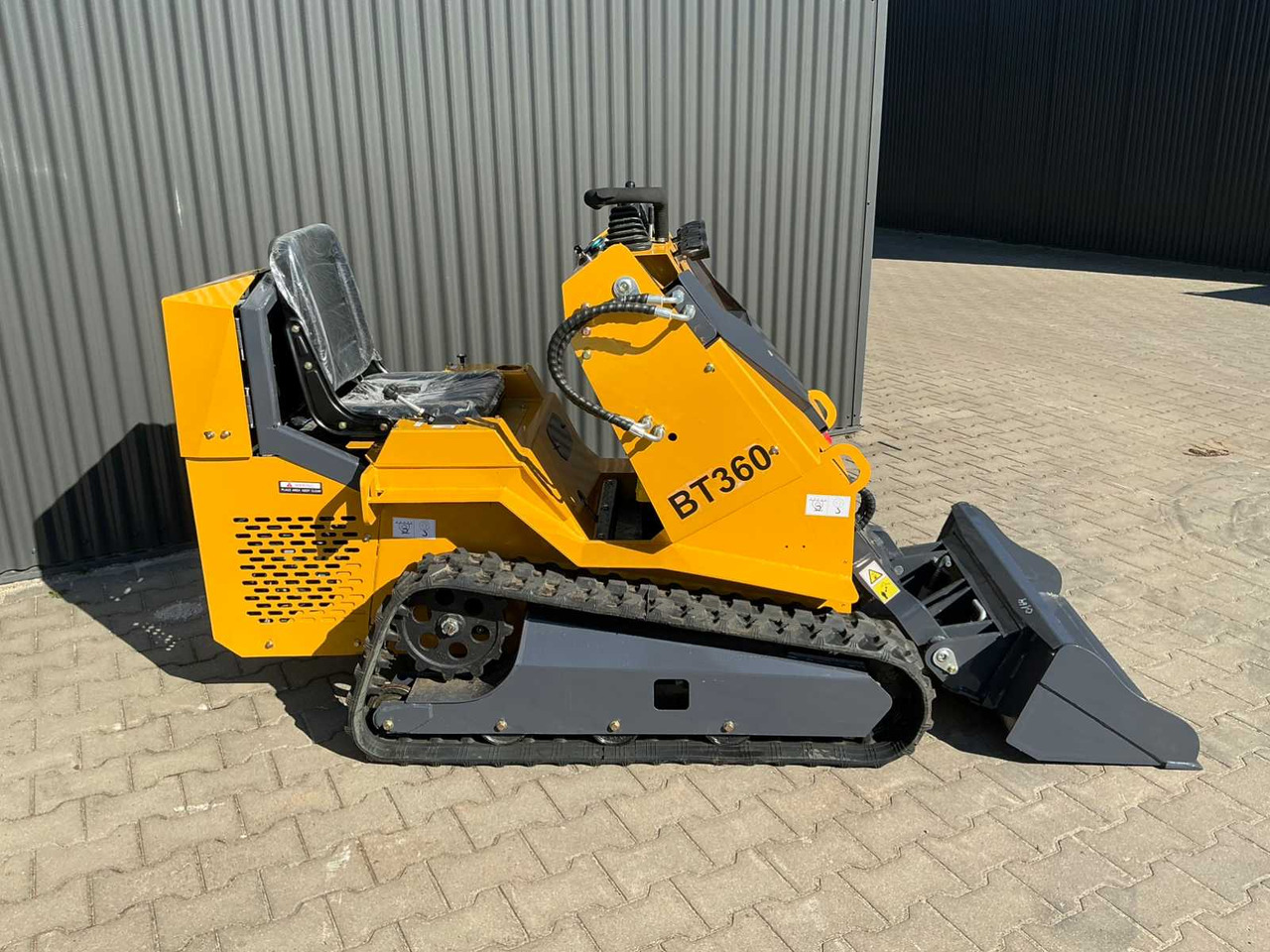 Bison Tek BT360 - Mini pá carregadora: foto 4 Bison Tek BT360 - Mini pá carregadora: foto 4