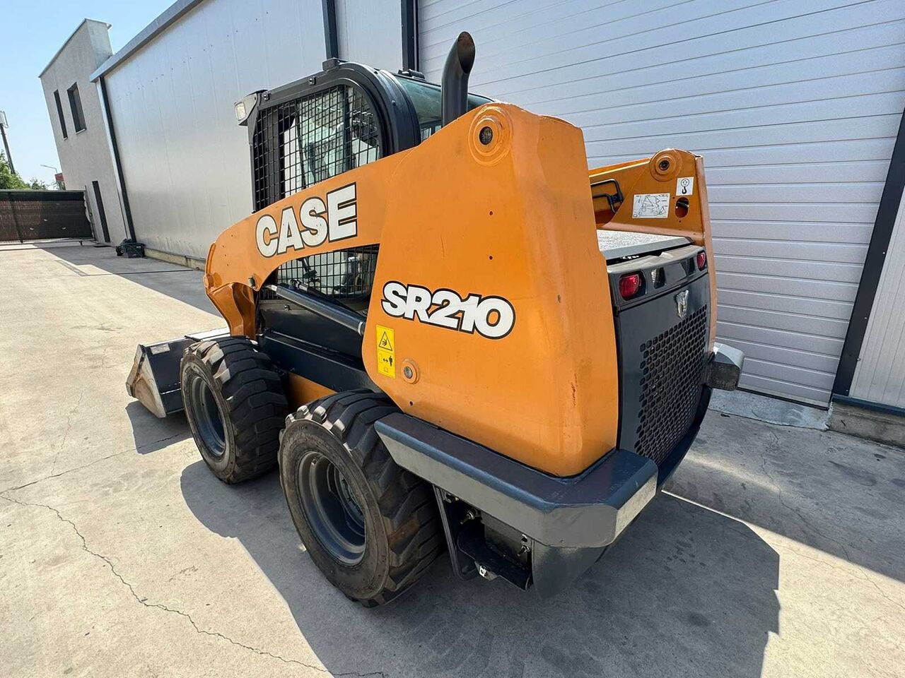 CASE SR210 COMPACT LOADER WITH RADIAL LIFT GEOMETRY - Mini pá carregadora de rastos: foto 5 CASE SR210 COMPACT LOADER WITH RADIAL LIFT GEOMETRY - Mini pá carregadora de rastos: foto 5