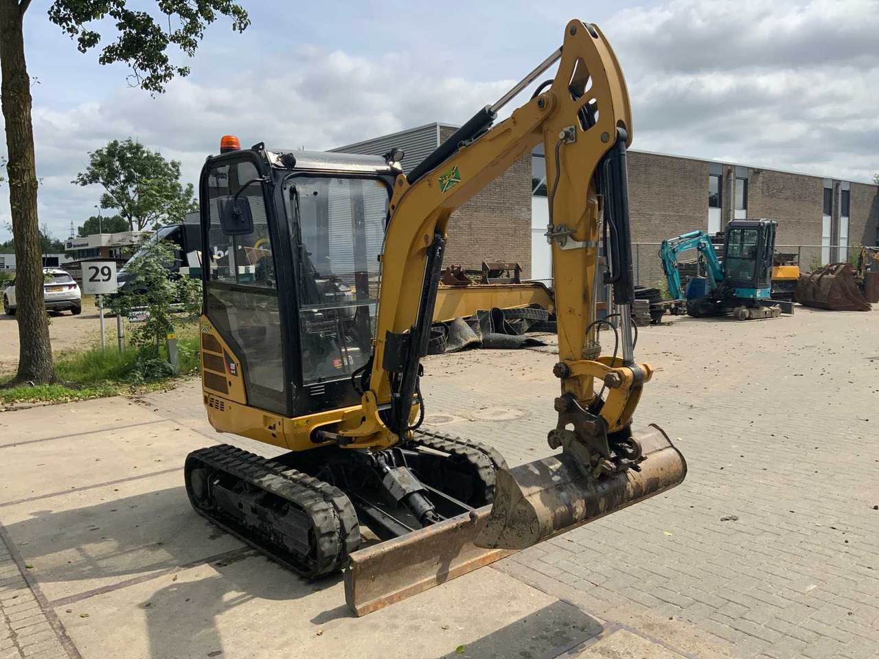 CAT 302.4D - Escavadora de rastos: foto 2 CAT 302.4D - Escavadora de rastos: foto 2