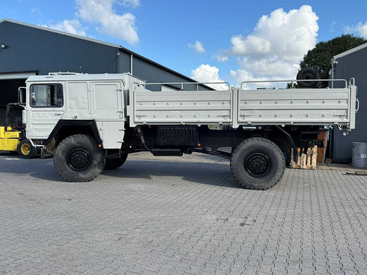 MAN - CAT 1 4X4 V8 - TRUCK - Camião: foto 2 MAN - CAT 1 4X4 V8 - TRUCK - Camião: foto 2