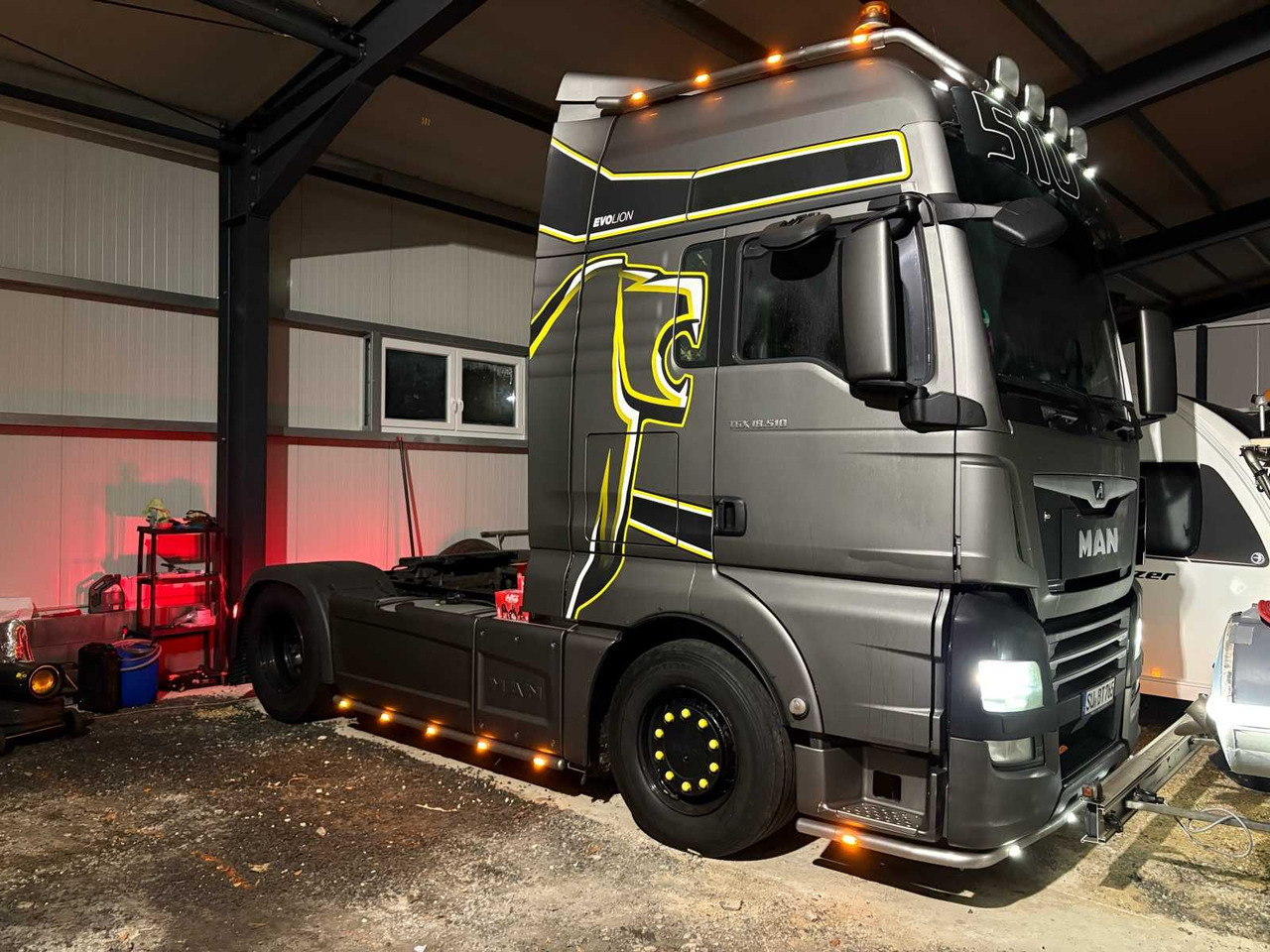 MAN TGX 18.510 4X2 BLS – SPECIAL MODEL "INDIVIDUAL" – YEAR OF CONSTRUCTION 2019 / SEMITRAILER - Camião: foto 1 MAN TGX 18.510 4X2 BLS – SPECIAL MODEL "INDIVIDUAL" – YEAR OF CONSTRUCTION 2019 / SEMITRAILER - Camião: foto 1