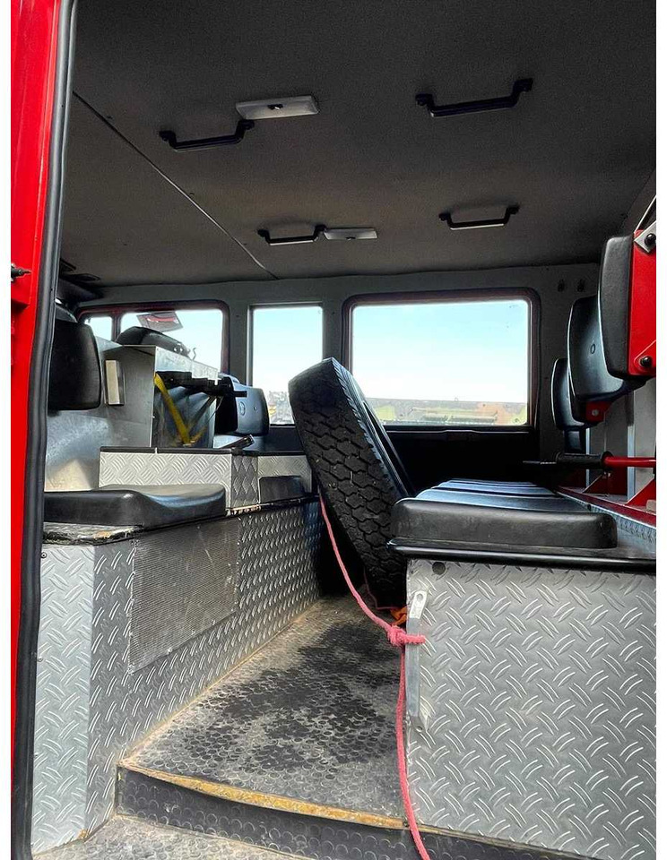 MERCEDES-BENZ - 1120 4X4 - WINCH FIRE TRUCK - Camião: foto 4 MERCEDES-BENZ - 1120 4X4 - WINCH FIRE TRUCK - Camião: foto 4