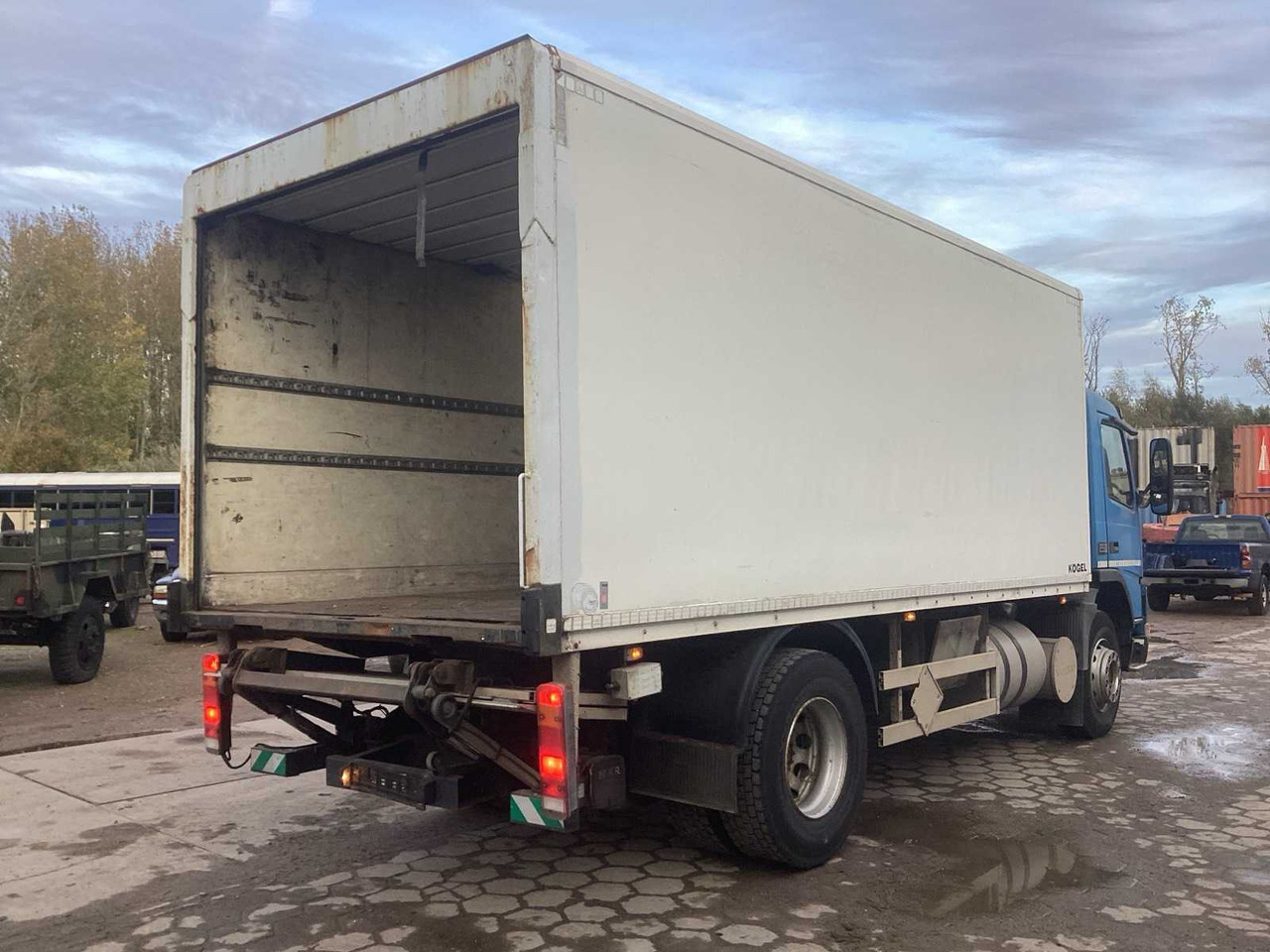 VOLVO FM 7 TRUCK - Camião: foto 3 VOLVO FM 7 TRUCK - Camião: foto 3