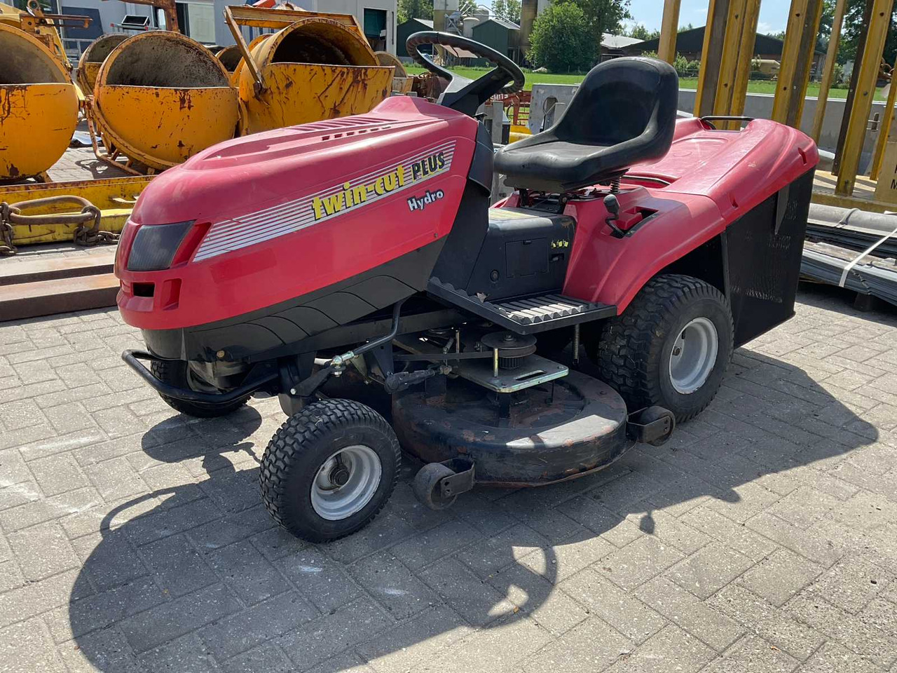 Castelgarden Twin-Cut Plus 122 Hydro - Cortador de grama: foto 1 Castelgarden Twin-Cut Plus 122 Hydro - Cortador de grama: foto 1