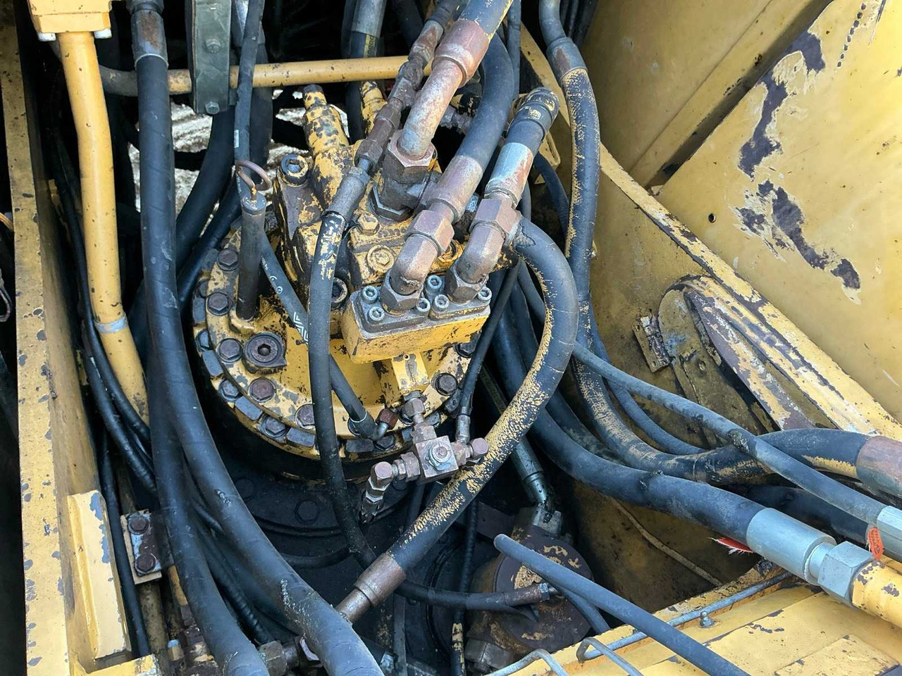 Caterpillar CATERPILLAR - 320 L - TRACKED EXCAVATOR - 1995 - Escavadora de rastos: foto 2 Caterpillar CATERPILLAR - 320 L - TRACKED EXCAVATOR - 1995 - Escavadora de rastos: foto 2