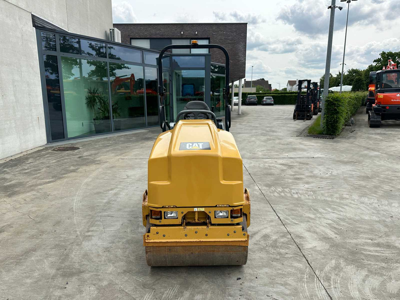 Caterpillar CB14 CB14B - Compactador de asfalto: foto 2 Caterpillar CB14 CB14B - Compactador de asfalto: foto 2