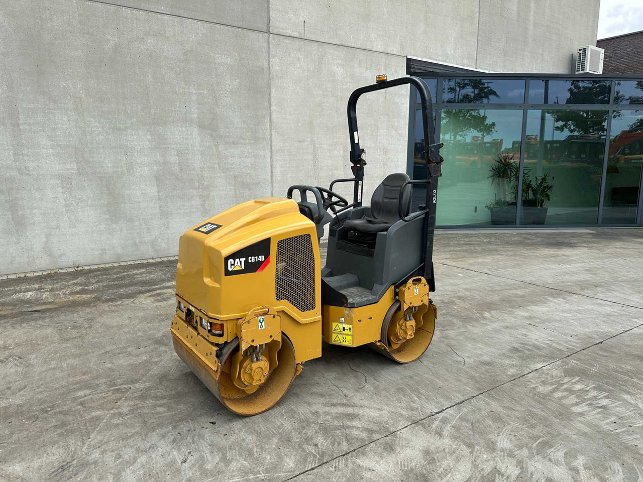 Caterpillar CB14 CB14B - Compactador de asfalto: foto 1 Caterpillar CB14 CB14B - Compactador de asfalto: foto 1