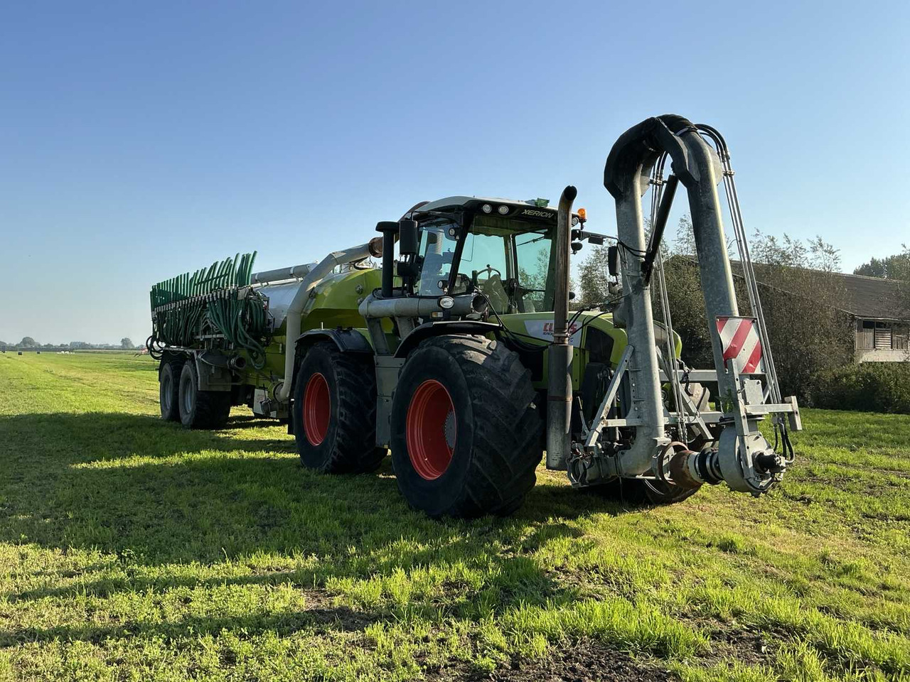 Claas Xerion 3800 Trac VC - PTLX 28 - Espalhador de estrume: foto 2 Claas Xerion 3800 Trac VC - PTLX 28 - Espalhador de estrume: foto 2