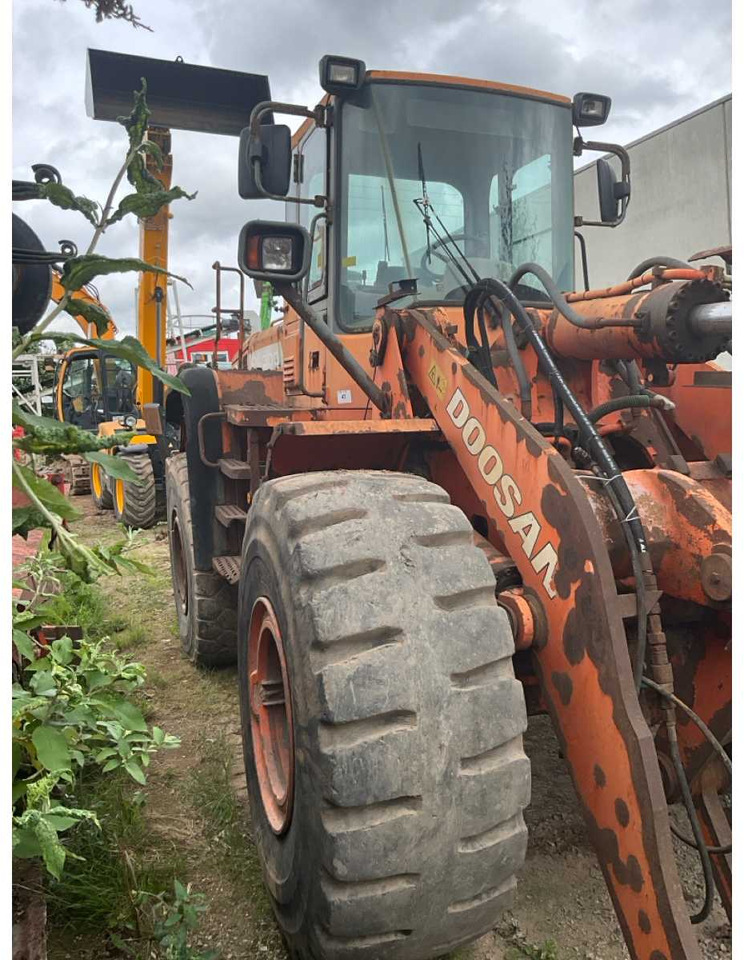 DOOSAN DL300 - Pá carregadora de rodas: foto 3 DOOSAN DL300 - Pá carregadora de rodas: foto 3