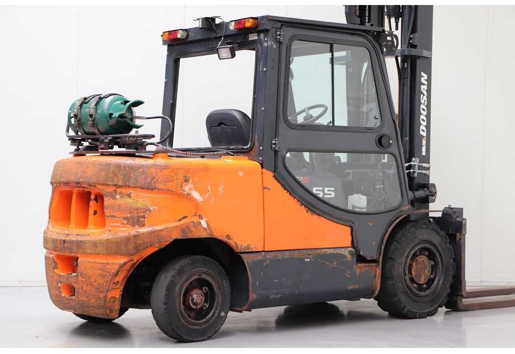 DOOSAN - G55SC-5 - FORKLIFT TRUCK, TRIPLEX, 3RD VALVE, LPG - Empilhadeira: foto 2 DOOSAN - G55SC-5 - FORKLIFT TRUCK, TRIPLEX, 3RD VALVE, LPG - Empilhadeira: foto 2