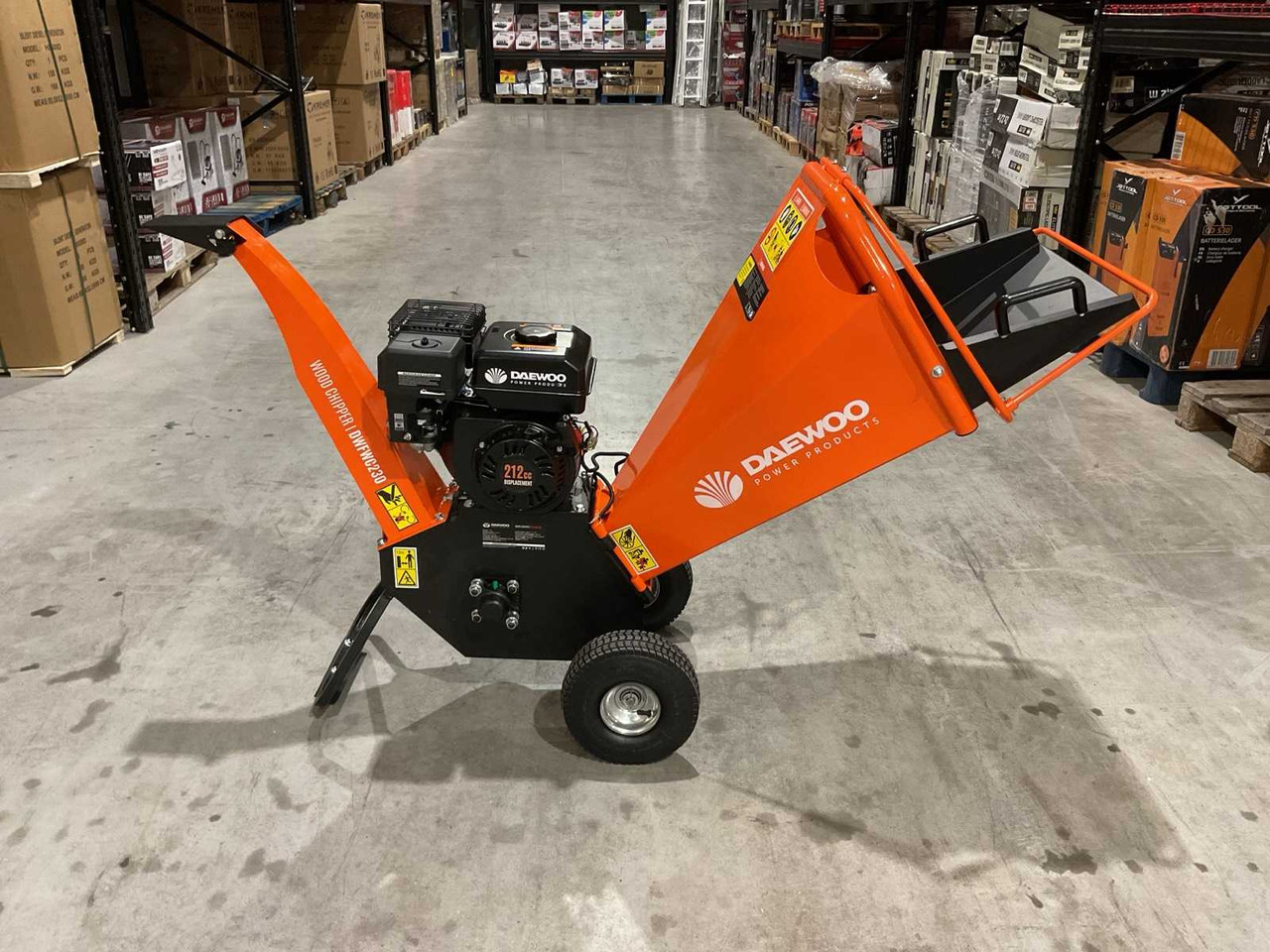 Daewoo DWFWC230 - Estilhaçadora de madeira: foto 1 Daewoo DWFWC230 - Estilhaçadora de madeira: foto 1