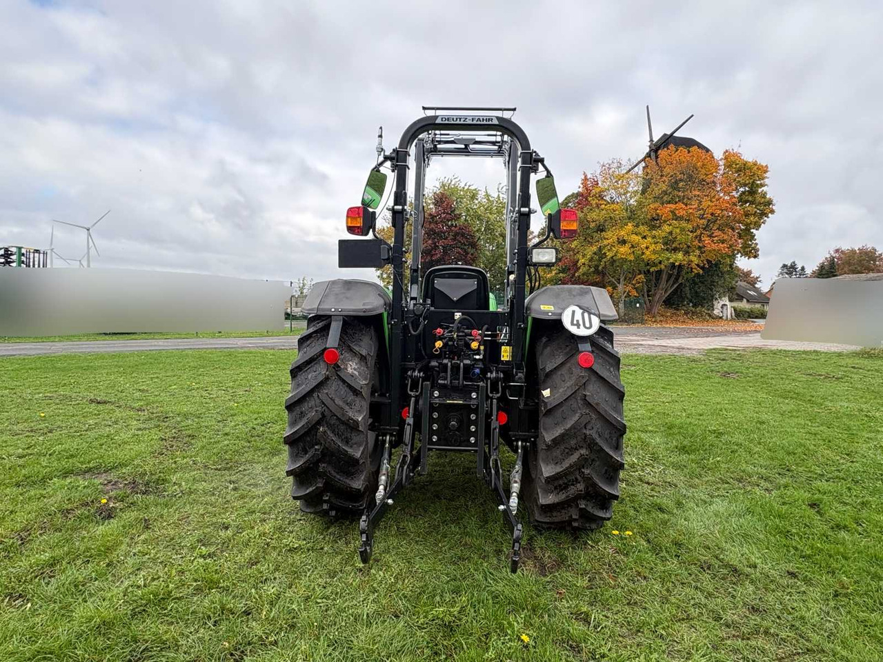Deutz-Fahr 4080 E - Carregador frontal para o trator: foto 5 Deutz-Fahr 4080 E - Carregador frontal para o trator: foto 5