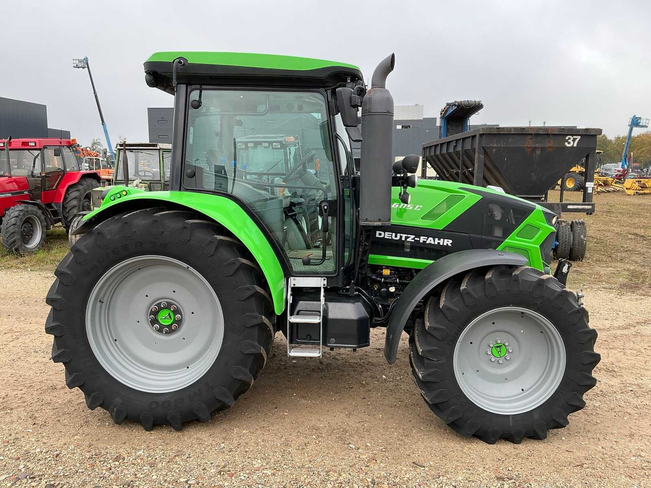 Deutz-Fahr 6115C - Trator: foto 5 Deutz-Fahr 6115C - Trator: foto 5