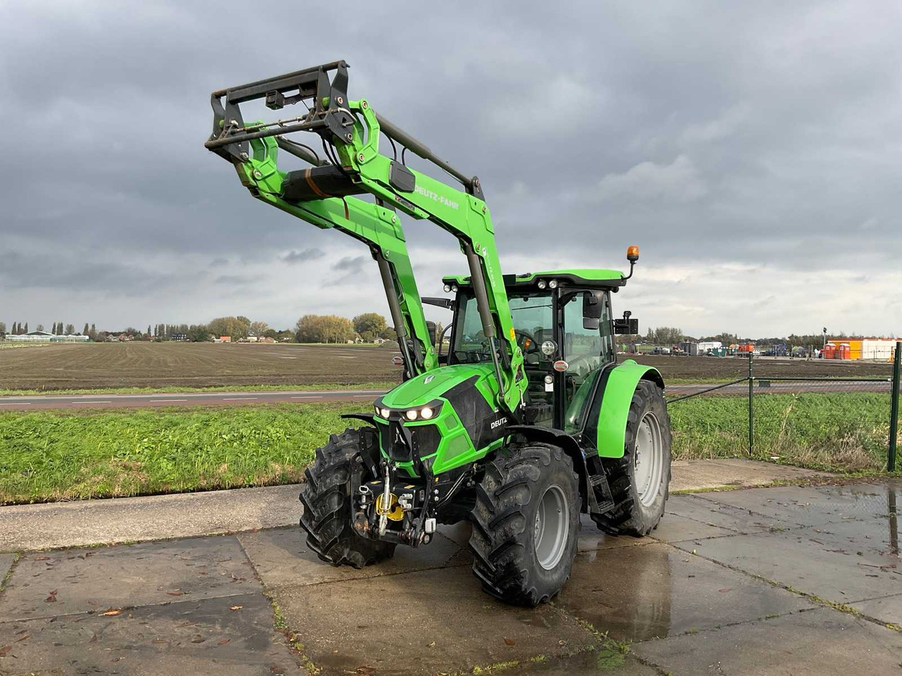 Deutz-Fahr 6135C RV Shift - Trator: foto 2 Deutz-Fahr 6135C RV Shift - Trator: foto 2