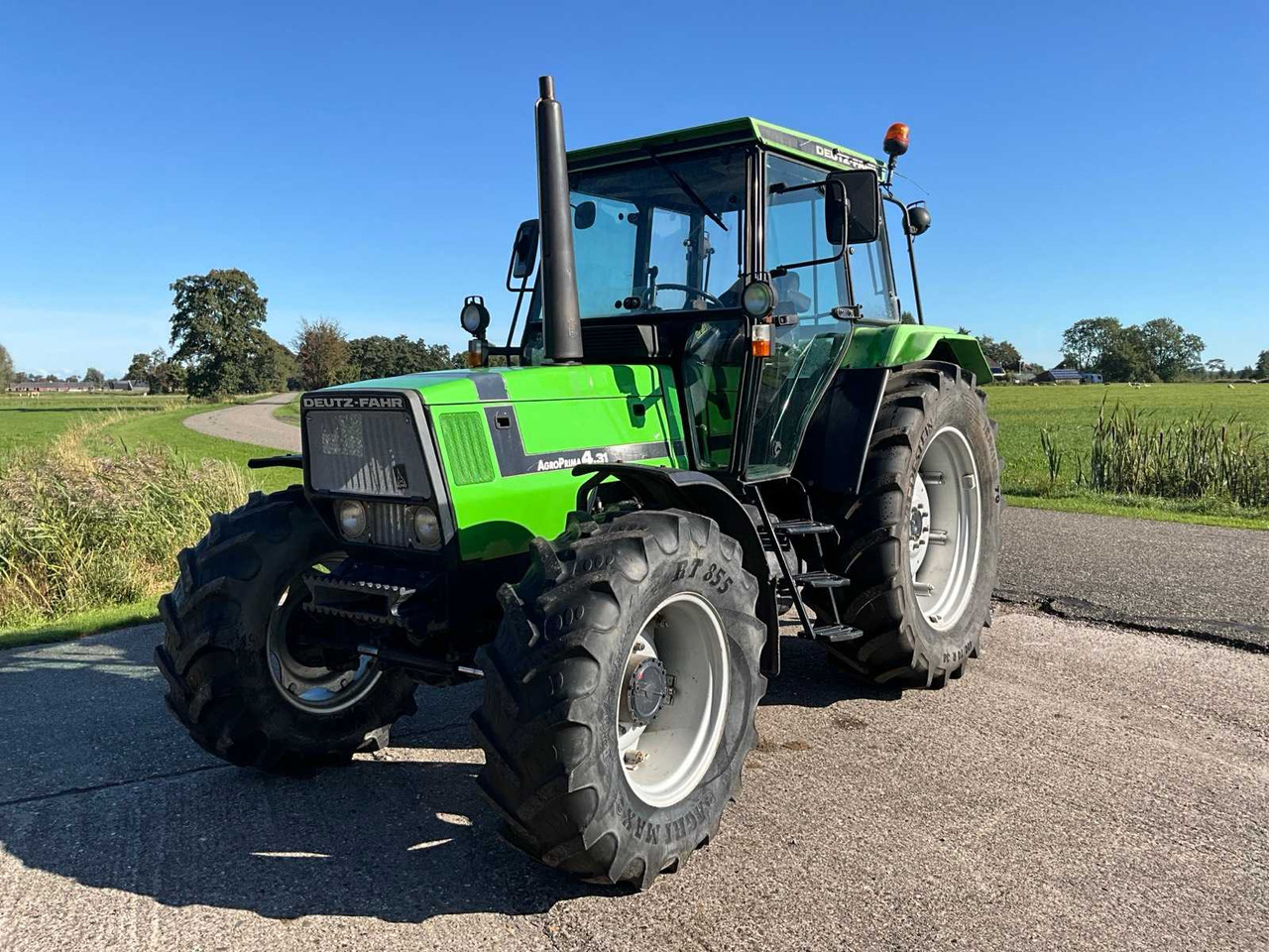 Deutz-Fahrenheit AgroPrima 4.31 - Trator: foto 1 Deutz-Fahrenheit AgroPrima 4.31 - Trator: foto 1