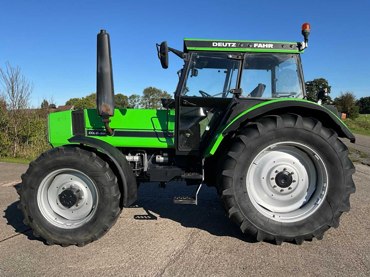 Deutz-fahr DX 6.30 - Trator: foto 5 Deutz-fahr DX 6.30 - Trator: foto 5