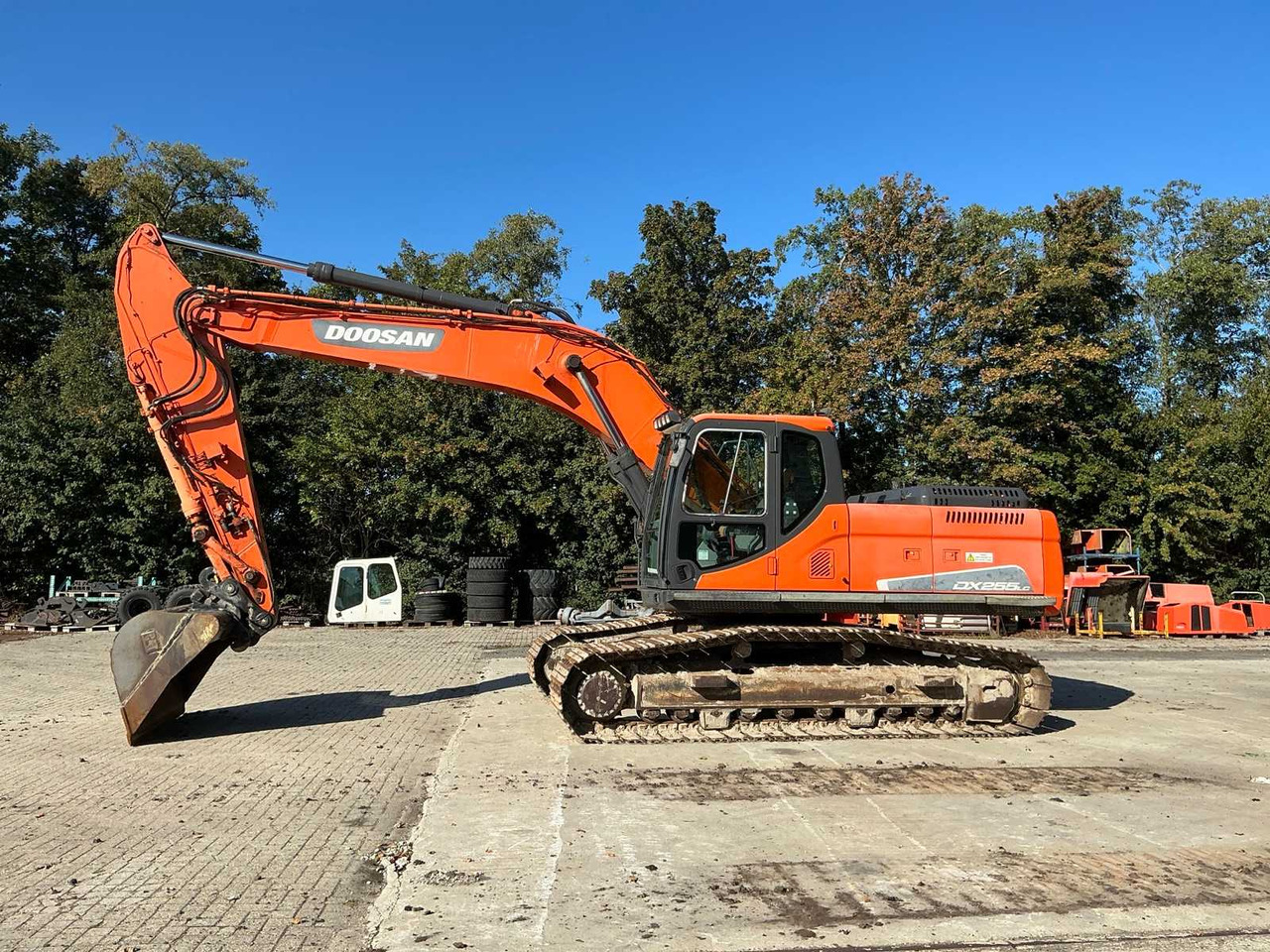 Doosan DX255LC - Escavadora de rastos: foto 2 Doosan DX255LC - Escavadora de rastos: foto 2