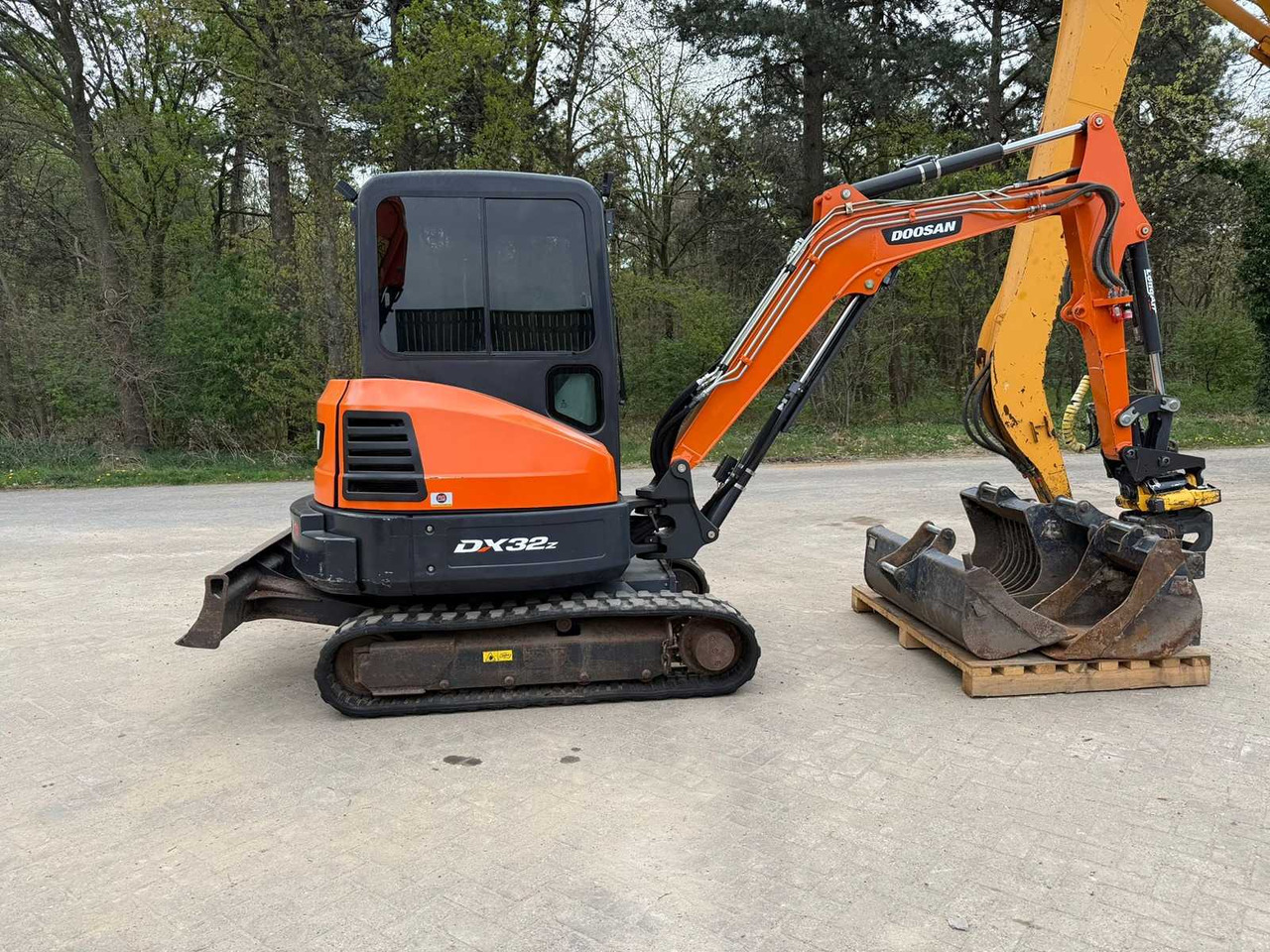 Doosan DX32Z - Escavadora de rastos: foto 2 Doosan DX32Z - Escavadora de rastos: foto 2