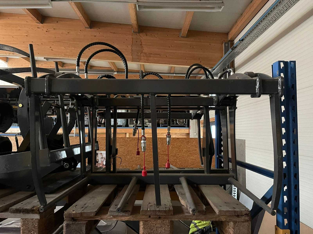 Everun Erel 05 Krokodilsgebiss - Carregador frontal para o trator: foto 2 Everun Erel 05 Krokodilsgebiss - Carregador frontal para o trator: foto 2