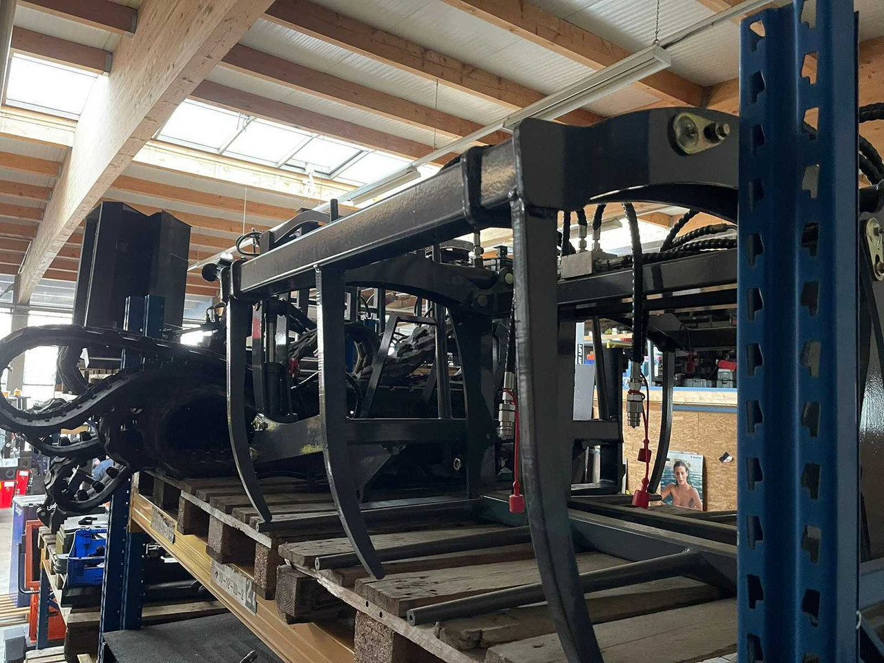 Everun Erel 05 Krokodilsgebiss - Carregador frontal para o trator: foto 1 Everun Erel 05 Krokodilsgebiss - Carregador frontal para o trator: foto 1