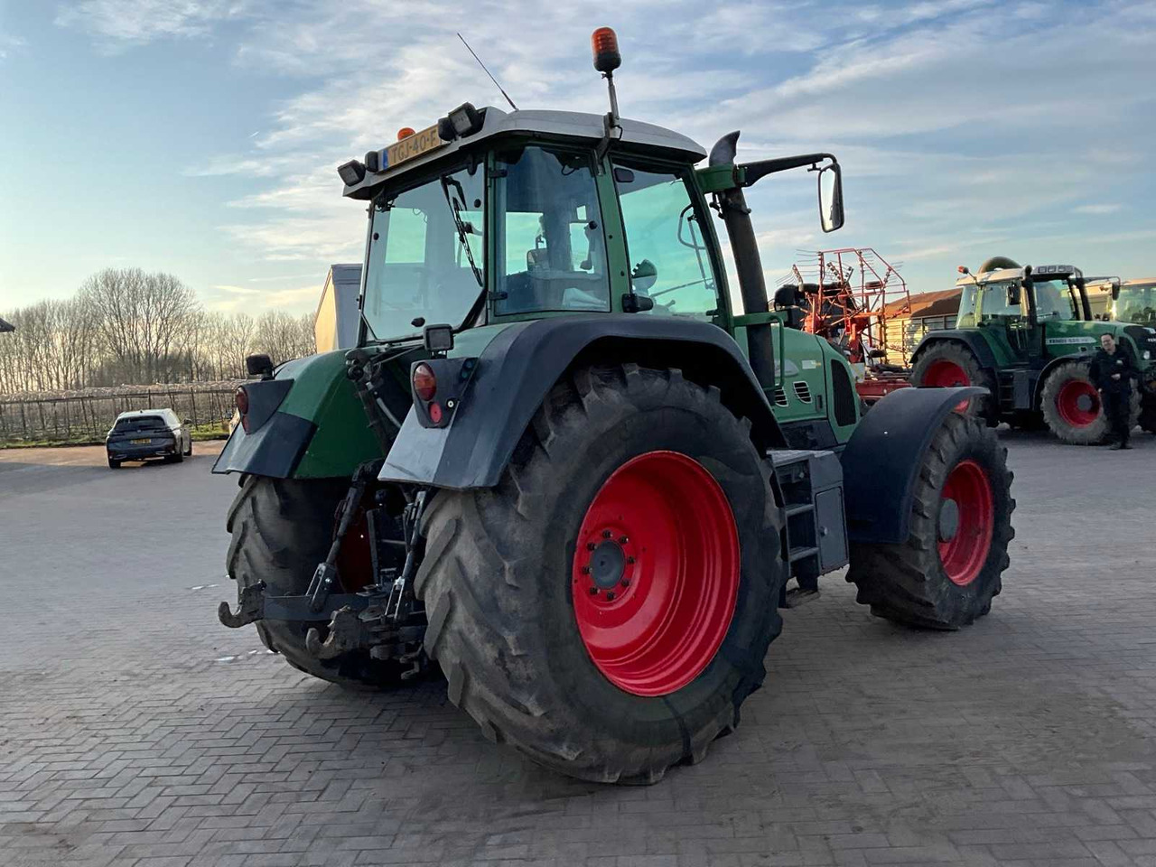 FENDT FOUR-WHEEL DRIVE AGRICULTURAL TRACTOR - Trator: foto 5 FENDT FOUR-WHEEL DRIVE AGRICULTURAL TRACTOR - Trator: foto 5