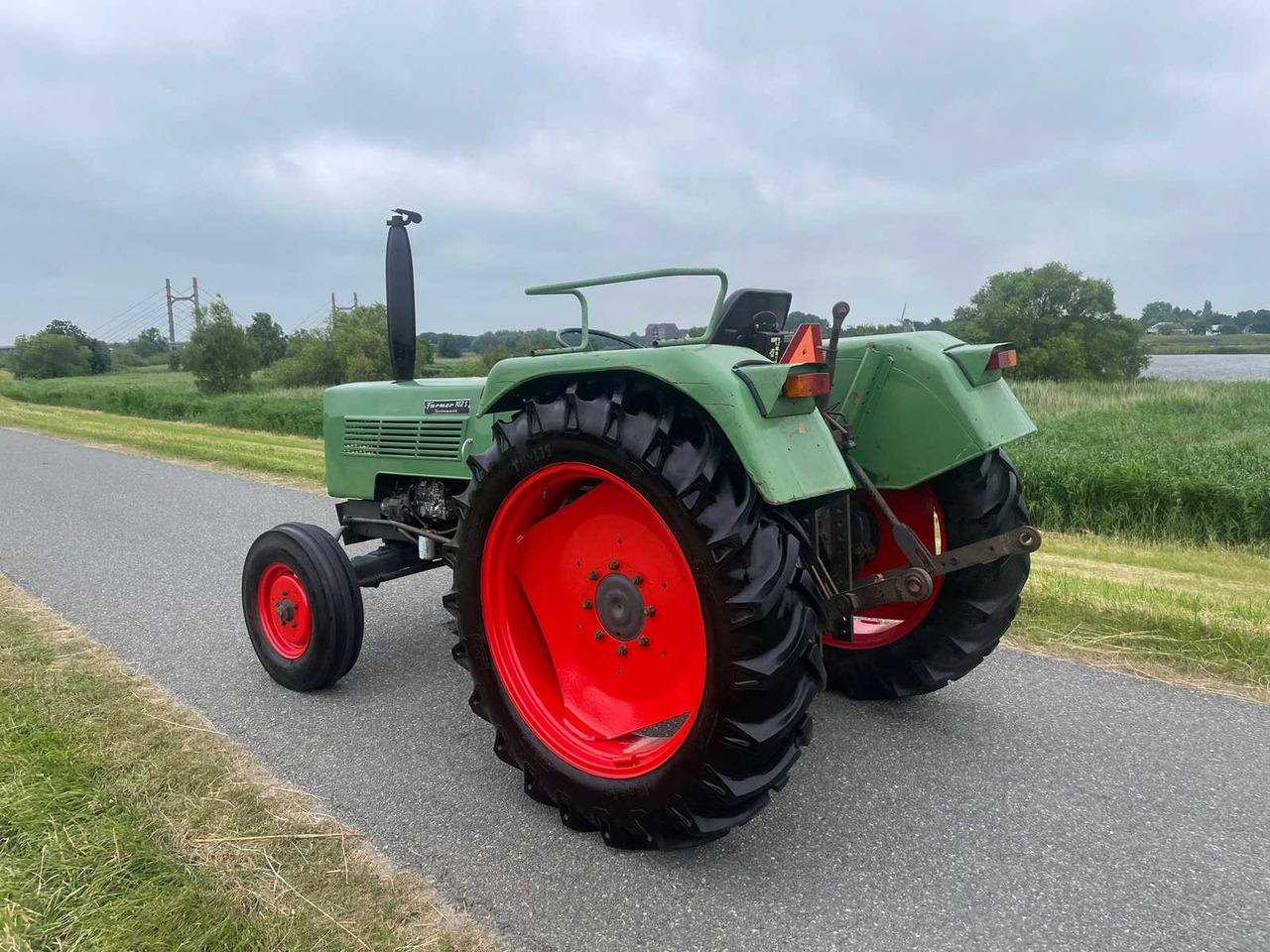 Fendt 102 S - Trator: foto 4 Fendt 102 S - Trator: foto 4