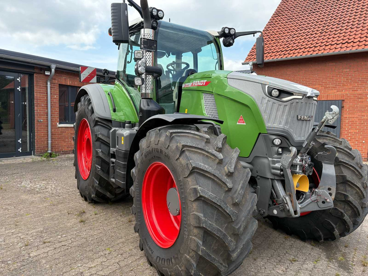 Fendt 2023 FENDT 728 VARIO GEN7 PROFI+ SETTING2 AGRICULTURAL TRACTOR WITH ALL-WHEEL DRIVE - Trator: foto 3 Fendt 2023 FENDT 728 VARIO GEN7 PROFI+ SETTING2 AGRICULTURAL TRACTOR WITH ALL-WHEEL DRIVE - Trator: foto 3