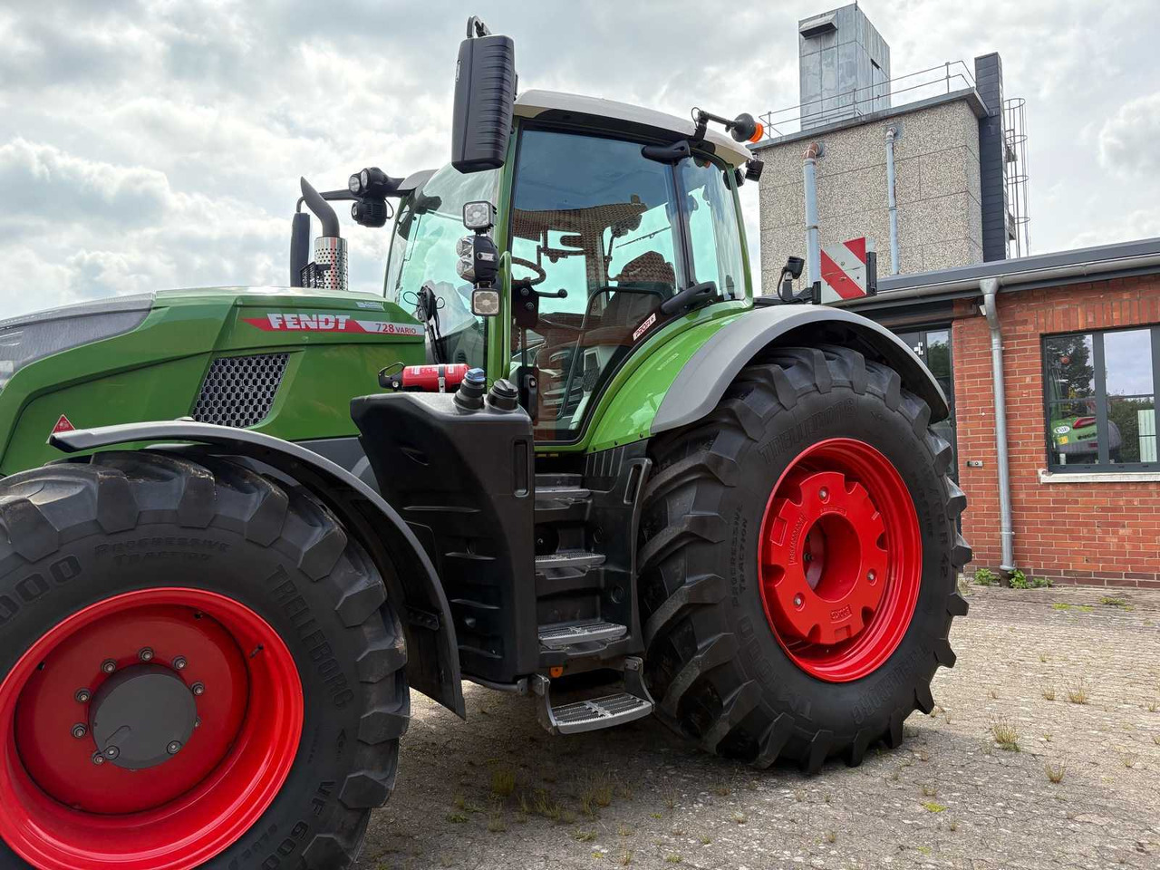 Fendt 2023 FENDT 728 VARIO GEN7 PROFI+ SETTING2 AGRICULTURAL TRACTOR WITH ALL-WHEEL DRIVE - Trator: foto 5 Fendt 2023 FENDT 728 VARIO GEN7 PROFI+ SETTING2 AGRICULTURAL TRACTOR WITH ALL-WHEEL DRIVE - Trator: foto 5