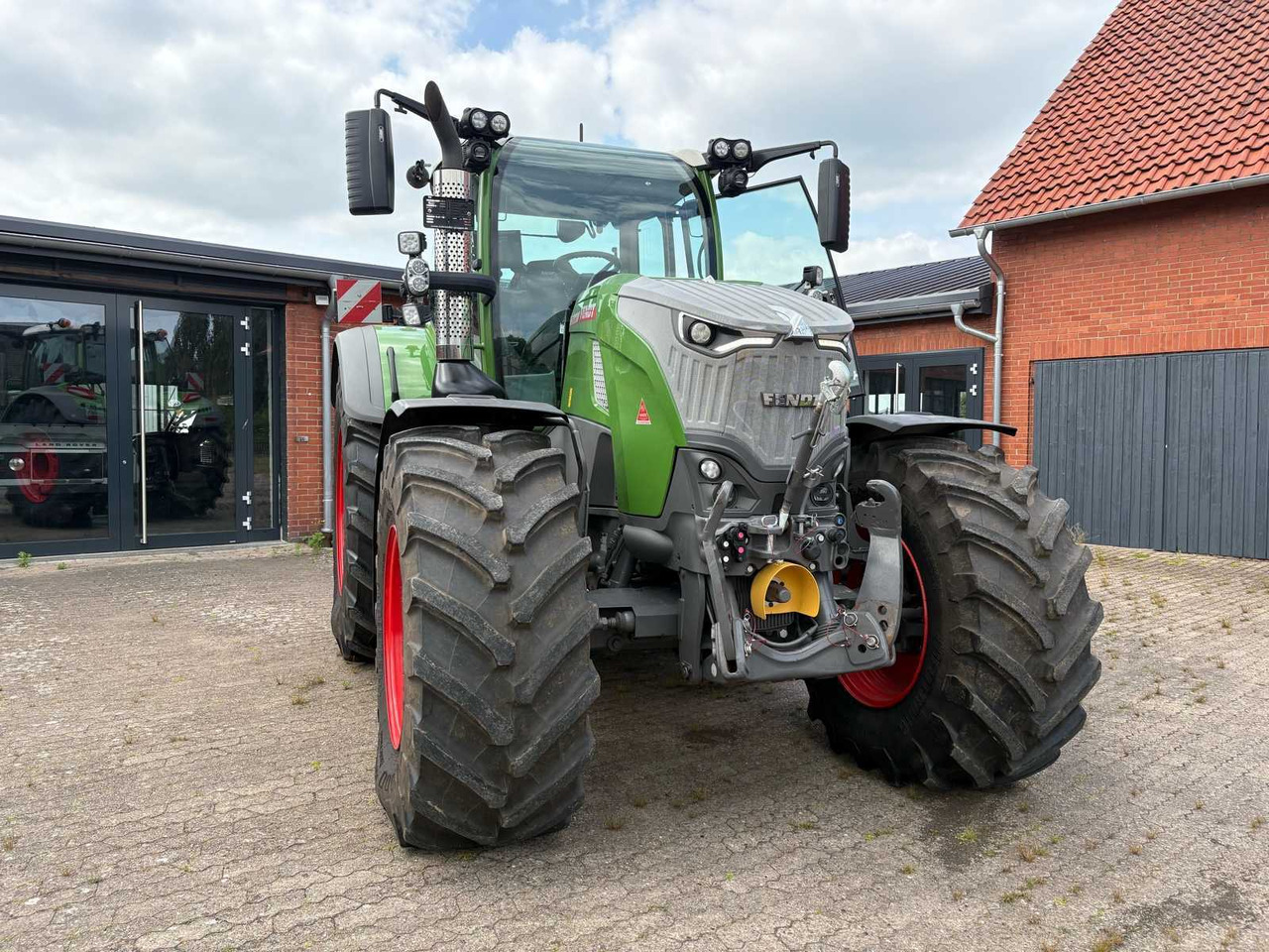 Fendt 2023 FENDT 728 VARIO GEN7 PROFI+ SETTING2 AGRICULTURAL TRACTOR WITH ALL-WHEEL DRIVE - Trator: foto 1 Fendt 2023 FENDT 728 VARIO GEN7 PROFI+ SETTING2 AGRICULTURAL TRACTOR WITH ALL-WHEEL DRIVE - Trator: foto 1