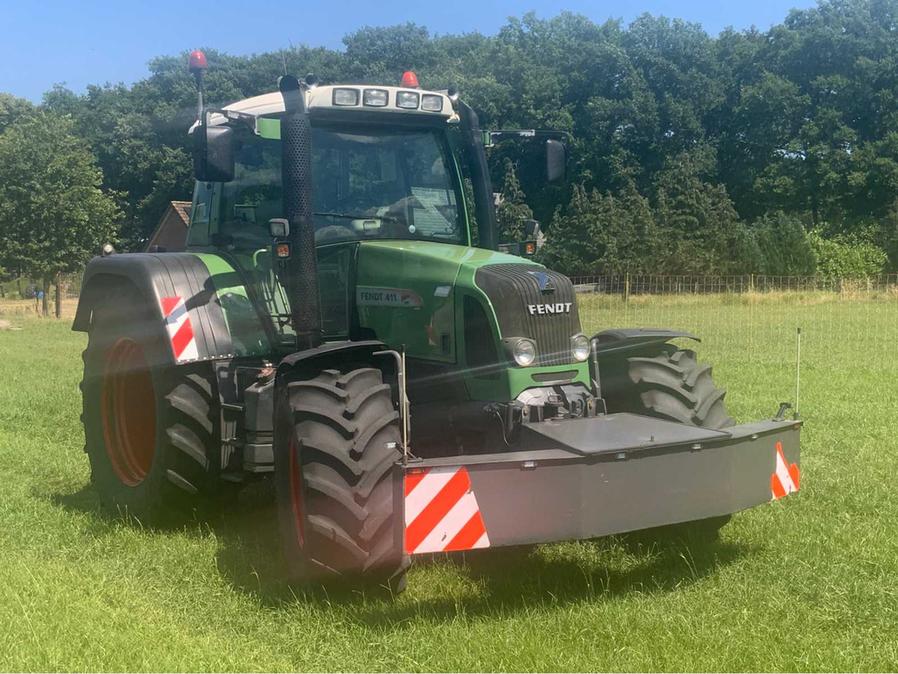 Fendt 411 Vario TMS Com 3 - Trator: foto 2 Fendt 411 Vario TMS Com 3 - Trator: foto 2