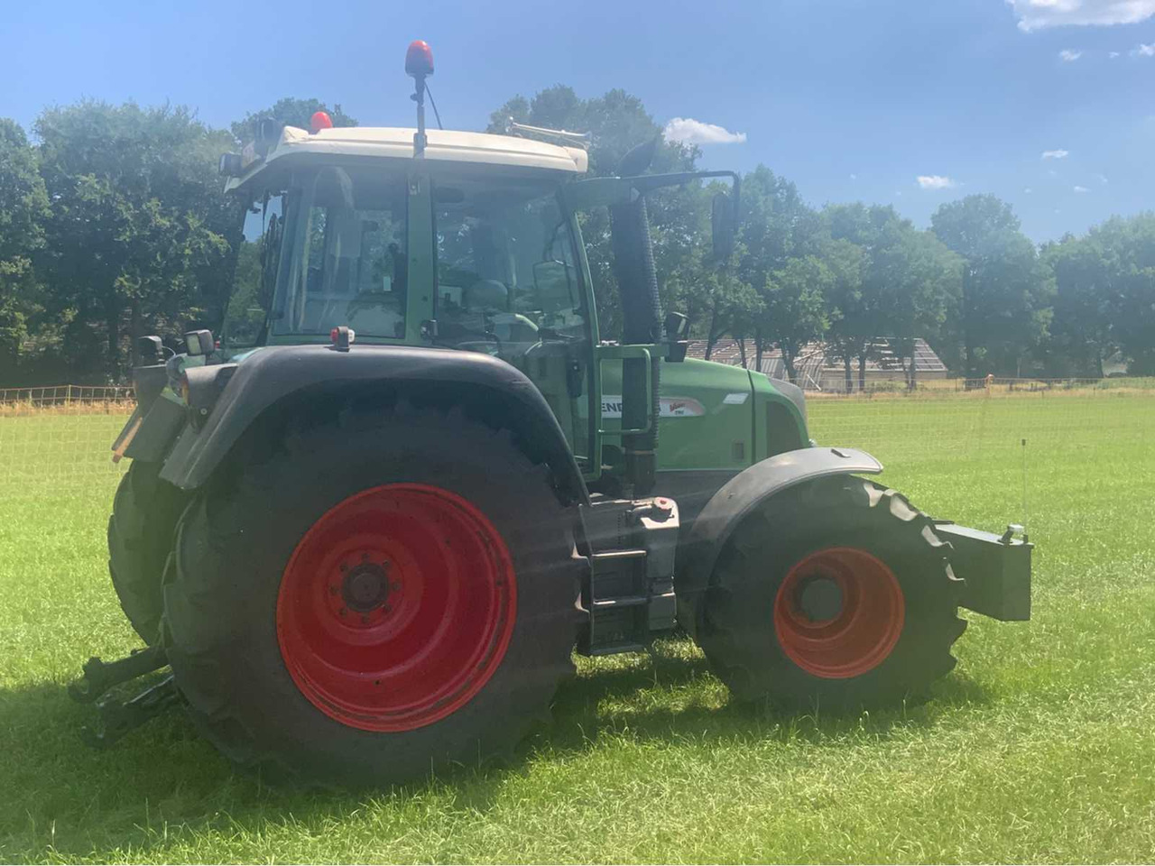 Fendt 411 Vario TMS Com 3 - Trator: foto 4 Fendt 411 Vario TMS Com 3 - Trator: foto 4
