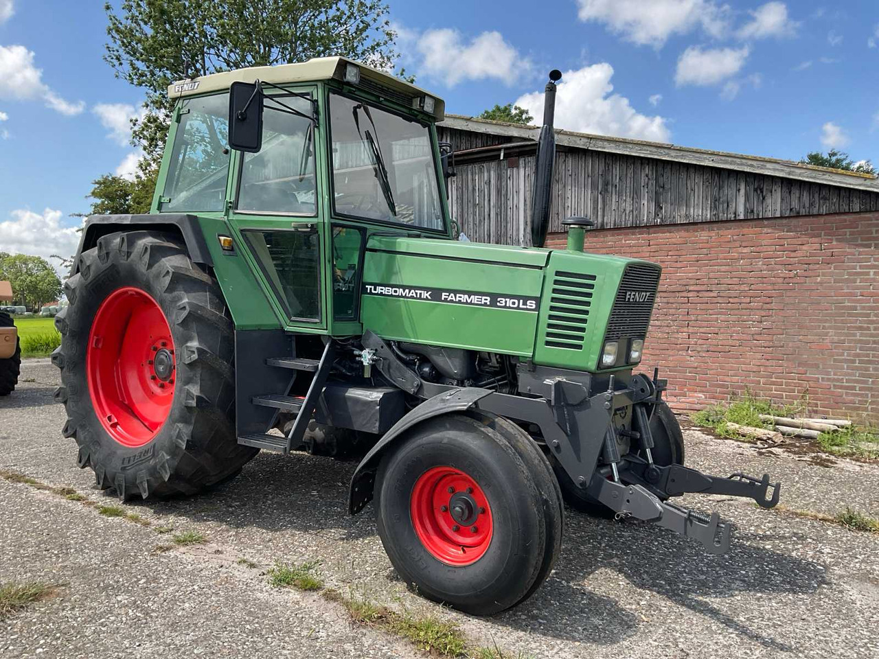 Fendt Farmer 310LS Turbomatik - Trator: foto 4 Fendt Farmer 310LS Turbomatik - Trator: foto 4