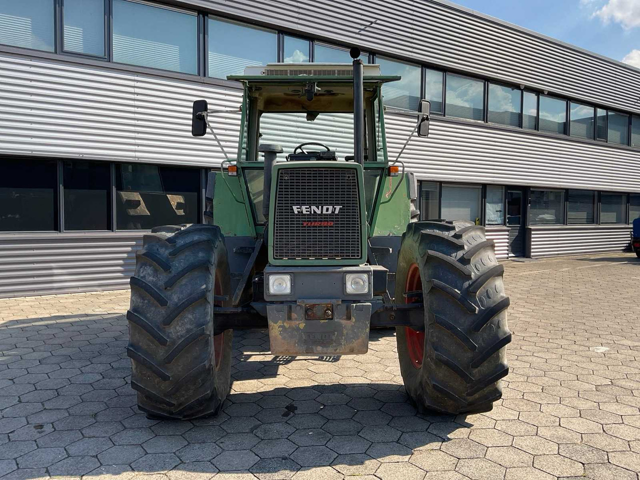 Fendt Favorit 611 LSA Turbomatik - Trator: foto 2 Fendt Favorit 611 LSA Turbomatik - Trator: foto 2